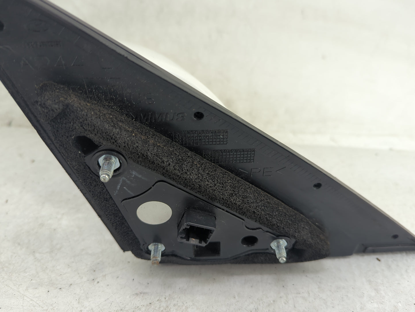 2006-2010 Hyundai Sonata Driver Side View Mirror - Left Door Mirror OEM Used - Oemusedautoparts1.com