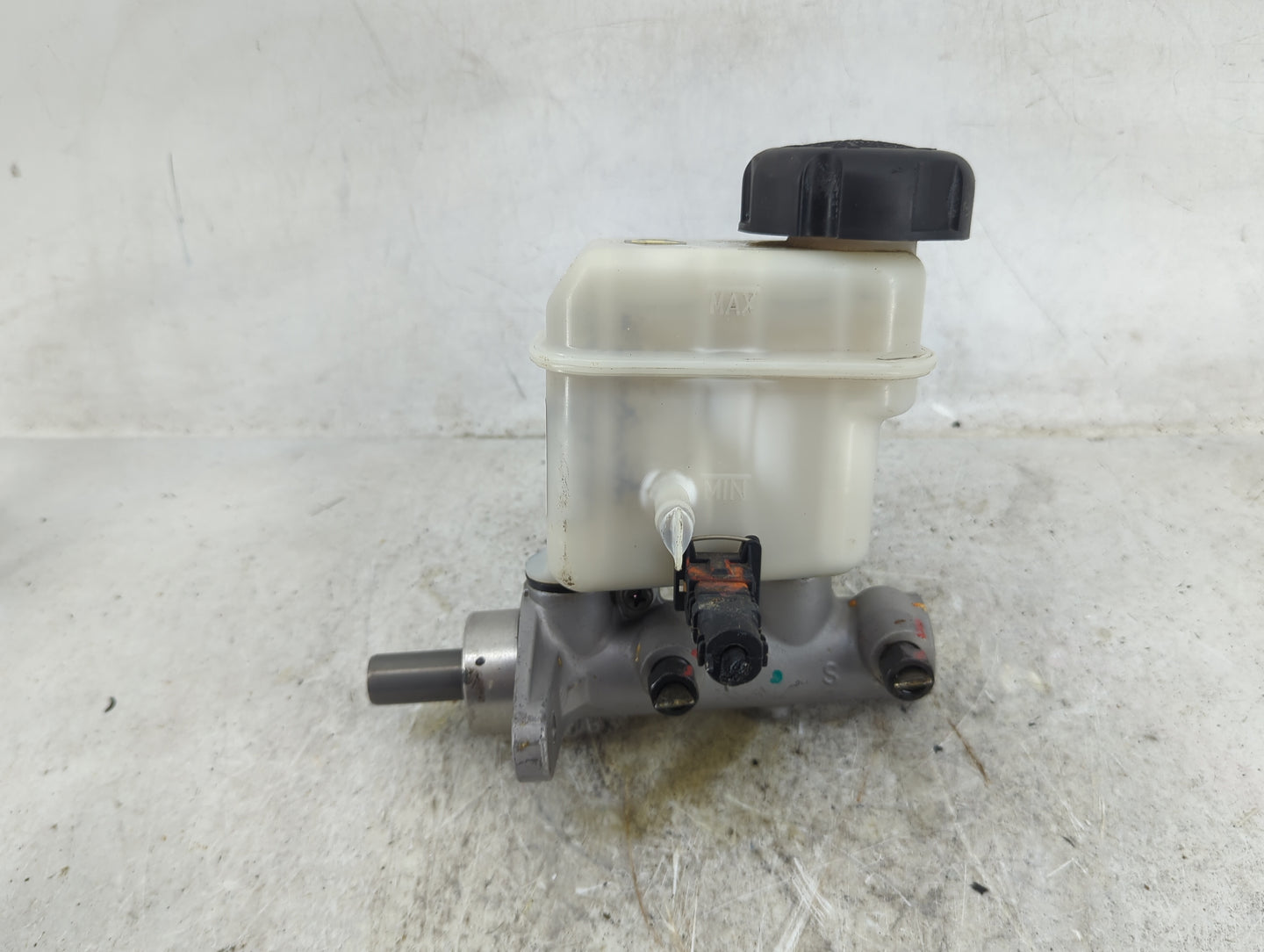 2007 Hyundai Sonata Brake Master Cylinder - Oemusedautoparts1.com