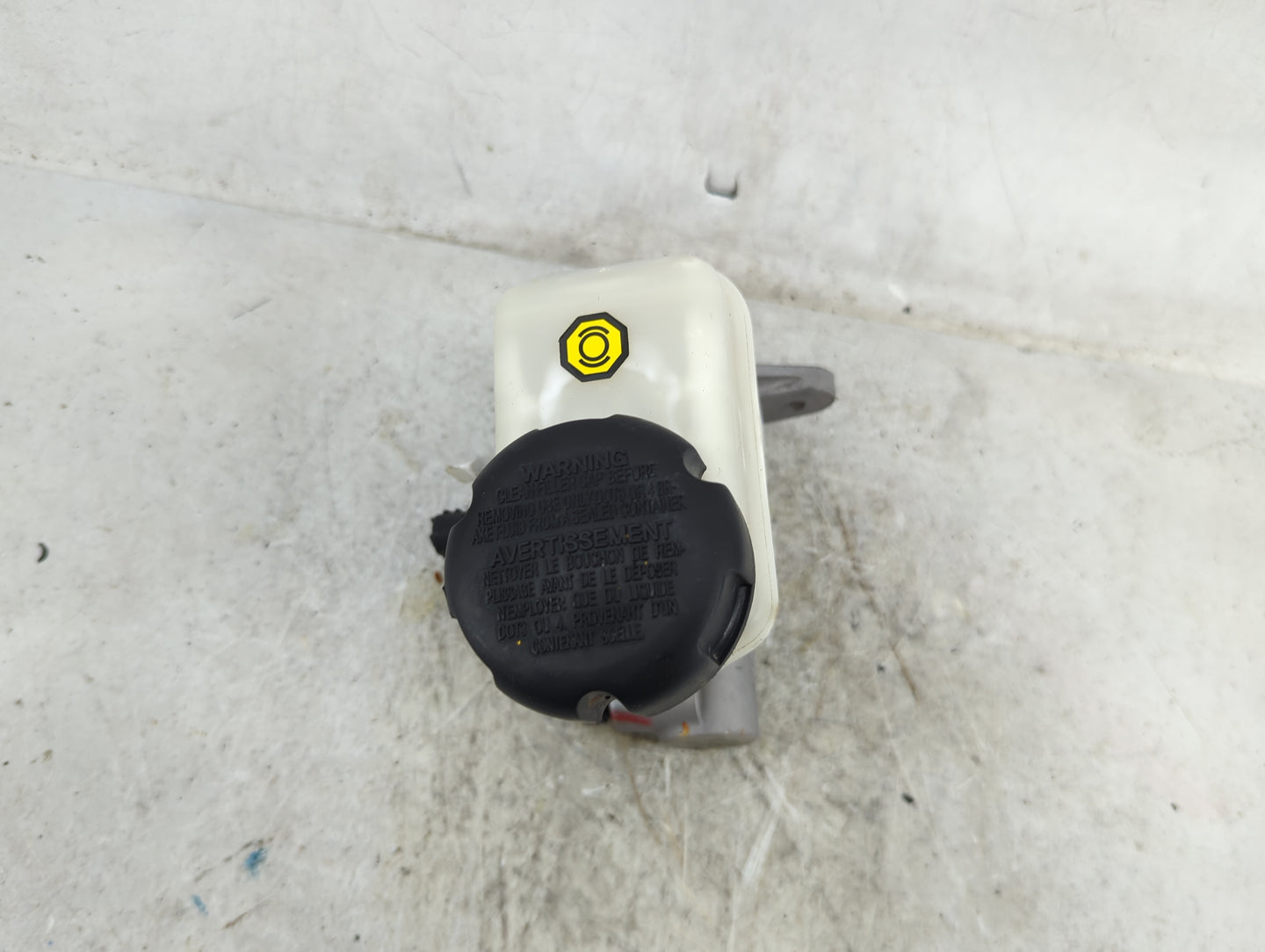 2007 Hyundai Sonata Brake Master Cylinder - Oemusedautoparts1.com