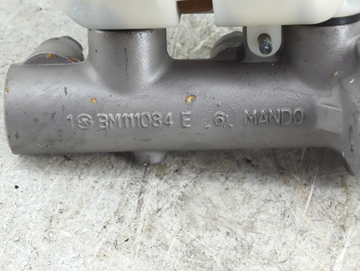 2007 Hyundai Sonata Brake Master Cylinder - Oemusedautoparts1.com