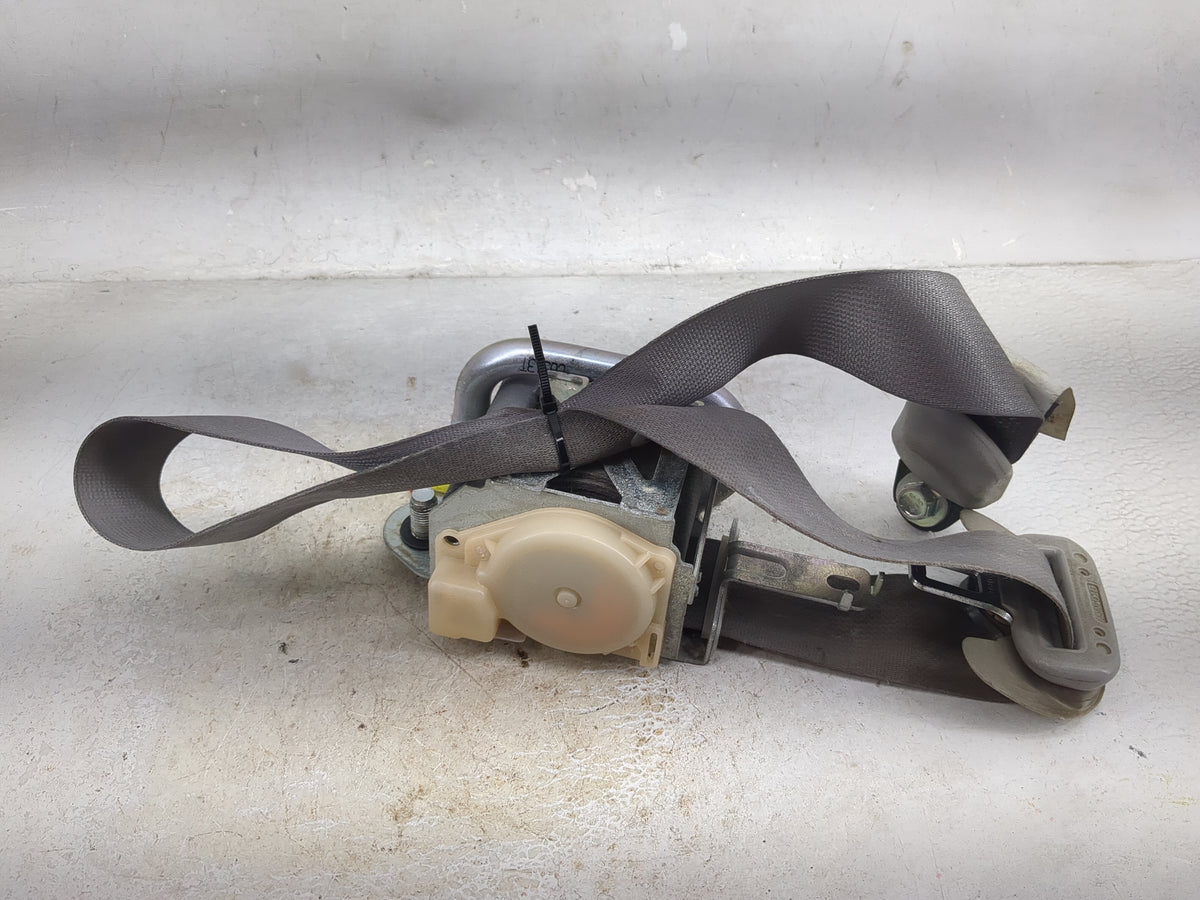 2006-2007 Hyundai Sonata Driver Left Seat Belt Front Retractor Gray - Oemusedautoparts1.com