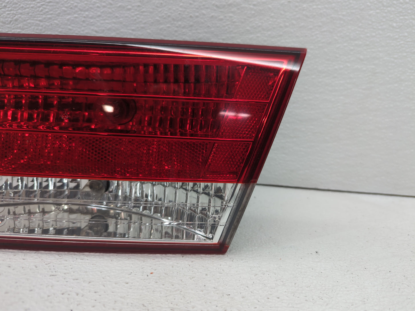 2006-2008 Hyundai Sonata Tail Light Assembly Passenger Right OEM P/N:92404-0A0 Fits Fits 2006 2007 2008 OEM Used Auto Parts 