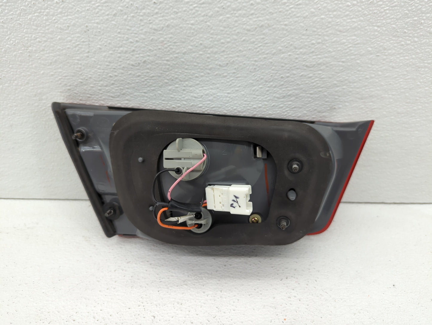 2006-2008 Hyundai Sonata Tail Light Assembly Passenger Right OEM P/N:92404-0A0 Fits Fits 2006 2007 2008 OEM Used Auto Parts 