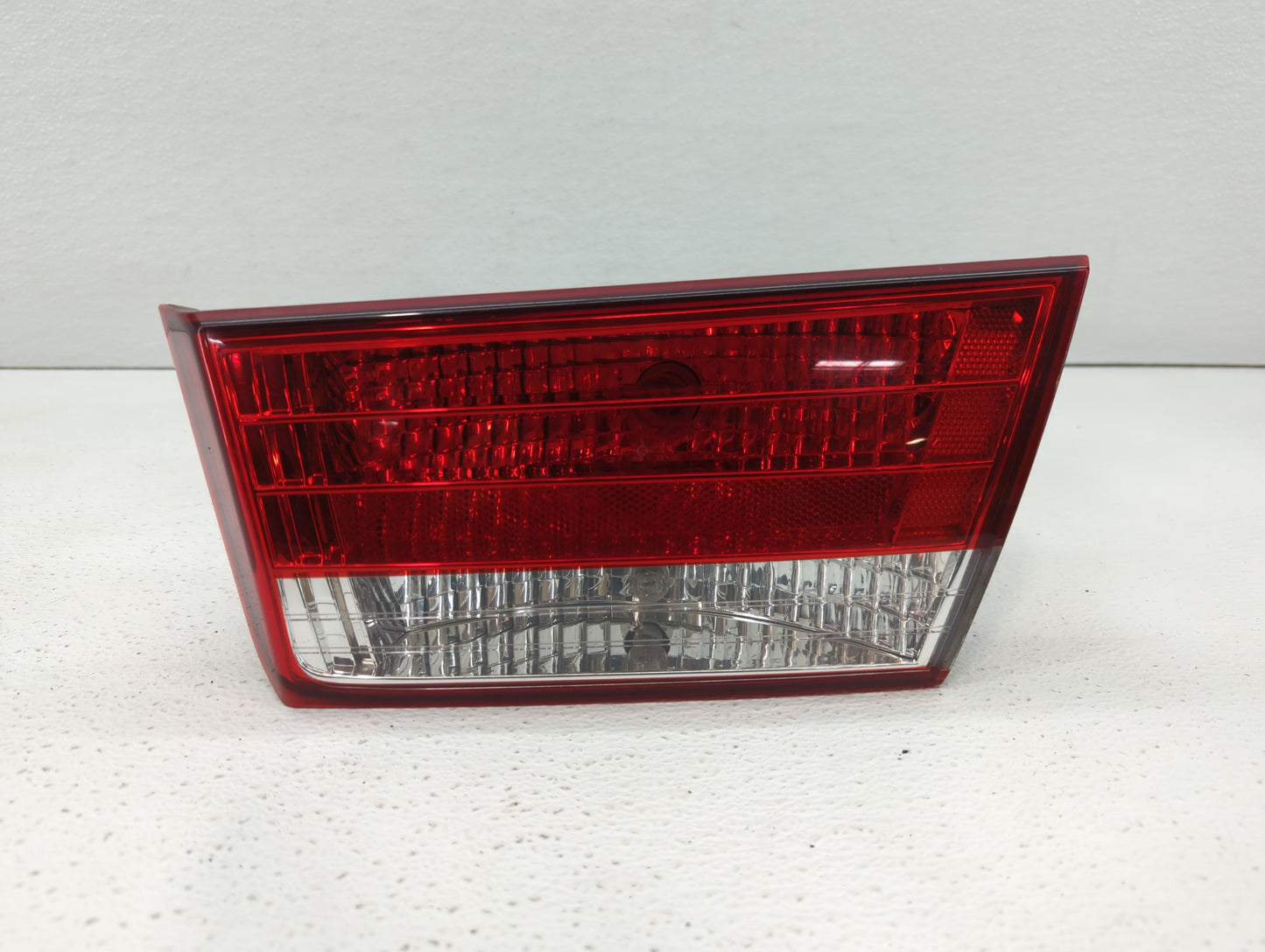 2006-2008 Hyundai Sonata Tail Light Assembly Passenger Right OEM P/N:92404-0A0 Fits Fits 2006 2007 2008 OEM Used Auto Parts 