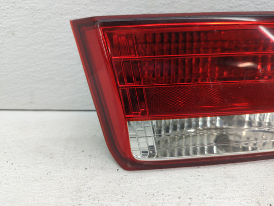2006-2008 Hyundai Sonata Tail Light Assembly Passenger Right OEM P/N:92404-0A0 Fits Fits 2006 2007 2008 OEM Used Auto Parts