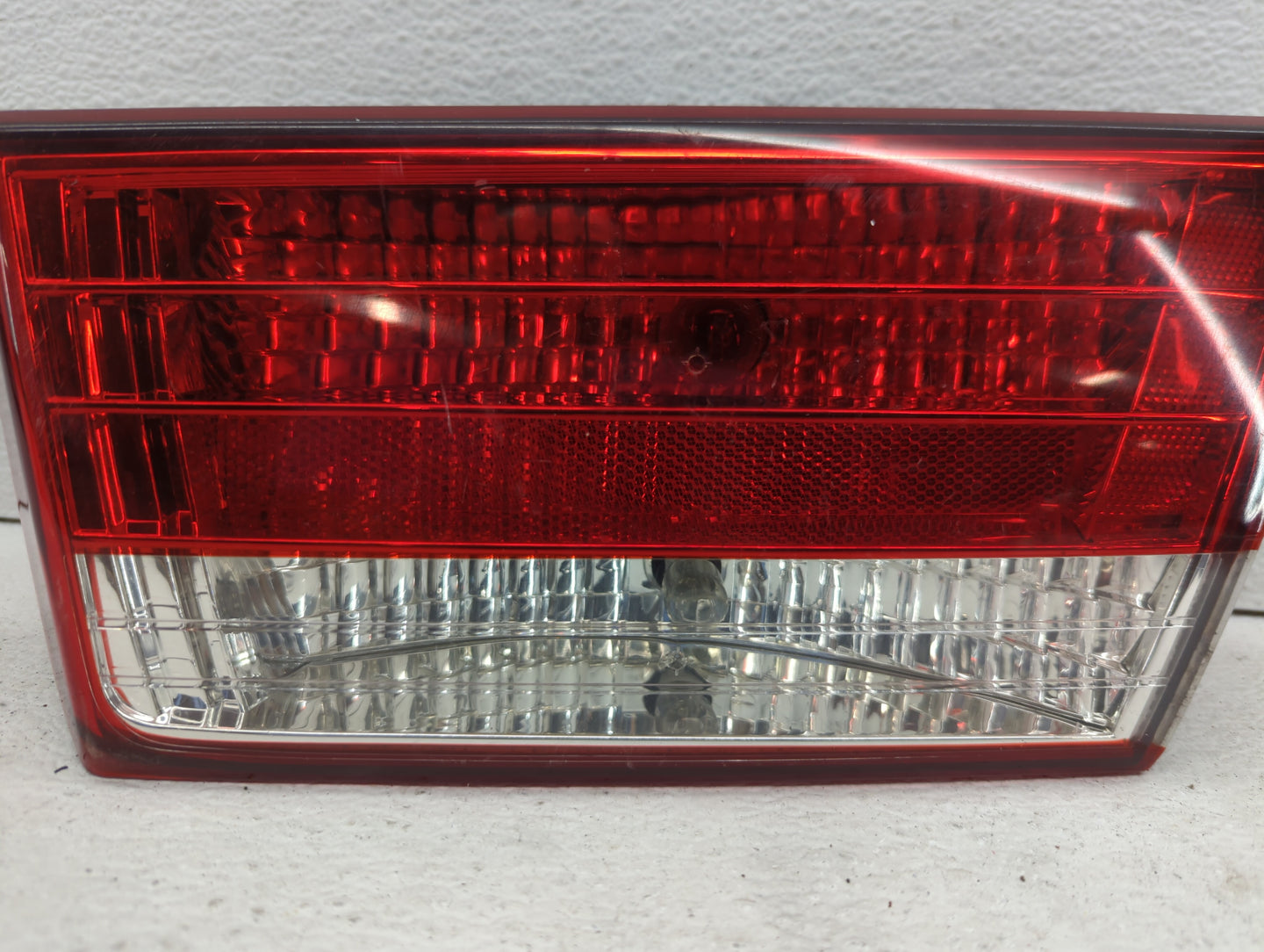 2006-2008 Hyundai Sonata Tail Light Assembly Passenger Right OEM P/N:92404-0A0 Fits Fits 2006 2007 2008 OEM Used Auto Parts 