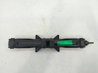compare product 2007 Hyundai Sonata Spare Scissor Car Jack 498985
