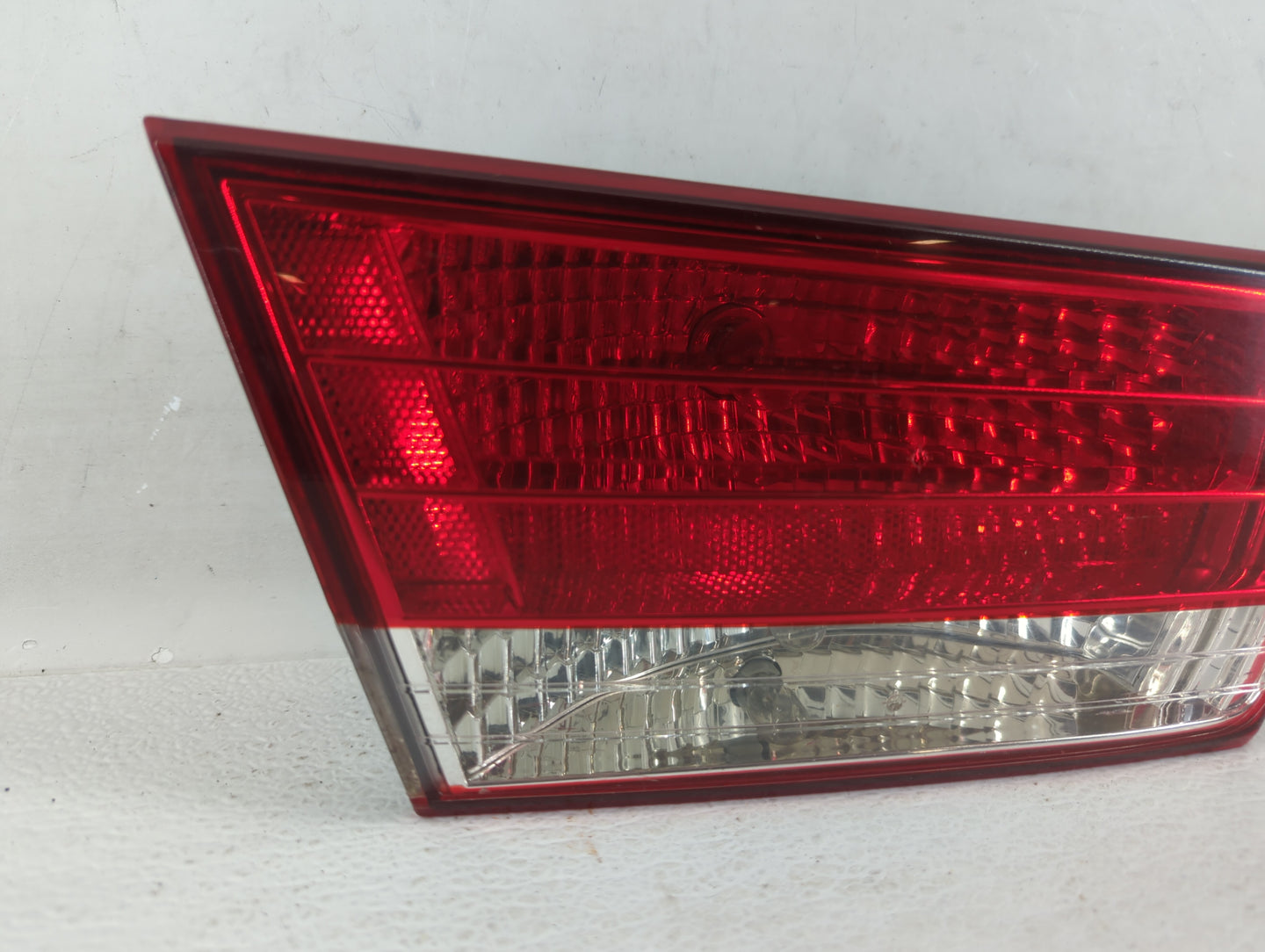 2006-2008 Hyundai Sonata Tail Light Assembly Driver Left OEM P/N:62403-0A0 Fits Fits 2006 2007 2008 OEM Used Auto Parts - Oe