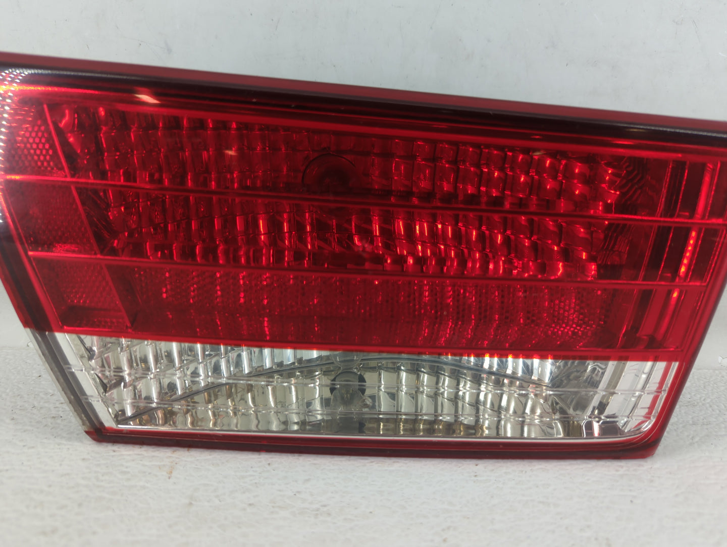2006-2008 Hyundai Sonata Tail Light Assembly Driver Left OEM P/N:62403-0A0 Fits Fits 2006 2007 2008 OEM Used Auto Parts - Oe