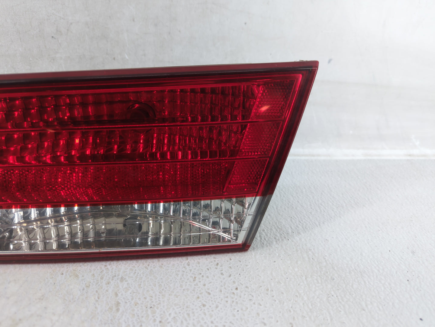 2006-2008 Hyundai Sonata Tail Light Assembly Passenger Right OEM P/N:92404-0A0 Fits Fits 2006 2007 2008 OEM Used Auto Parts 