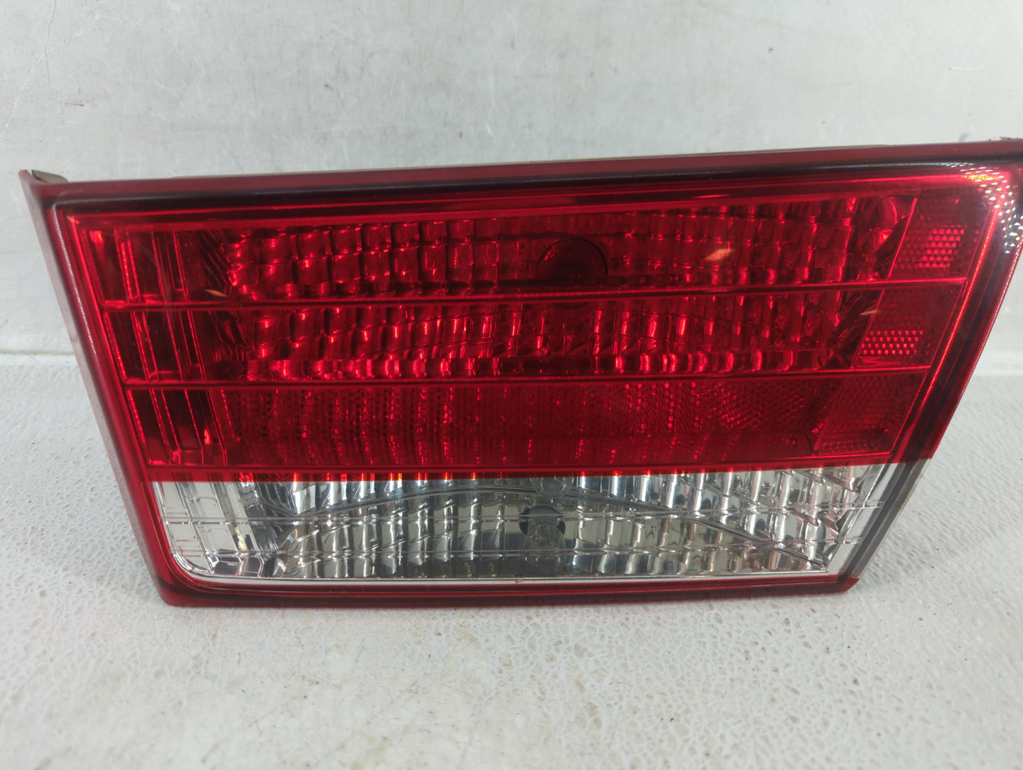 2006-2008 Hyundai Sonata Tail Light Assembly Passenger Right OEM P/N:92404-0A0 Fits Fits 2006 2007 2008 OEM Used Auto Parts 