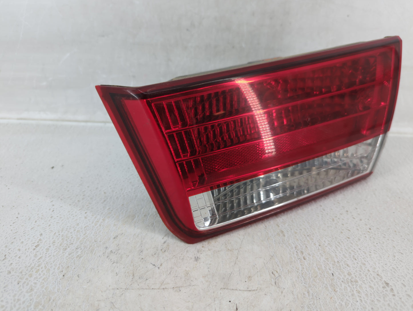 2006-2008 Hyundai Sonata Tail Light Assembly Passenger Right OEM P/N:92404-0A0 Fits Fits 2006 2007 2008 OEM Used Auto Parts 
