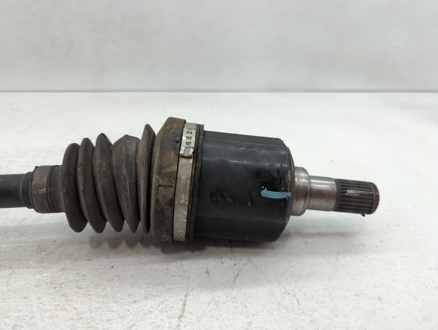 2006-2007 Hyundai Sonata Axle Shaft Front Driver Cv C/v - Oemusedautoparts1.com