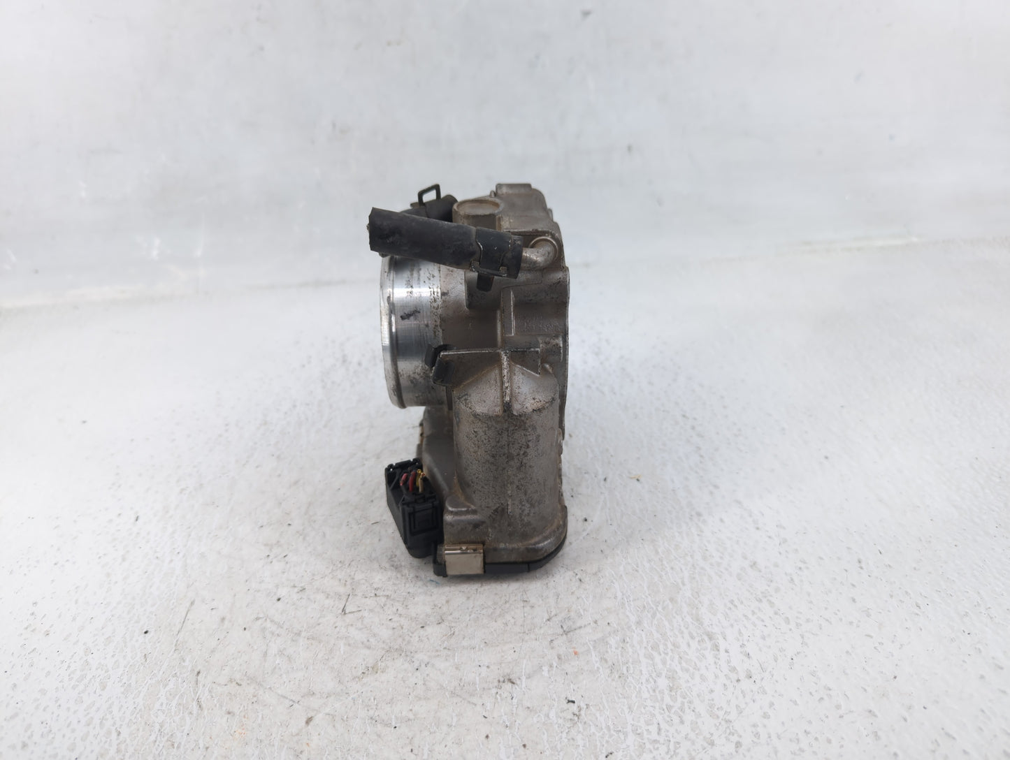 2006-2010 Hyundai Sonata Throttle Body P/N:35100-25200 Fits Fits 2006 2007 2008 2009 2010 2011 2012 2013 OEM Used Auto Parts
