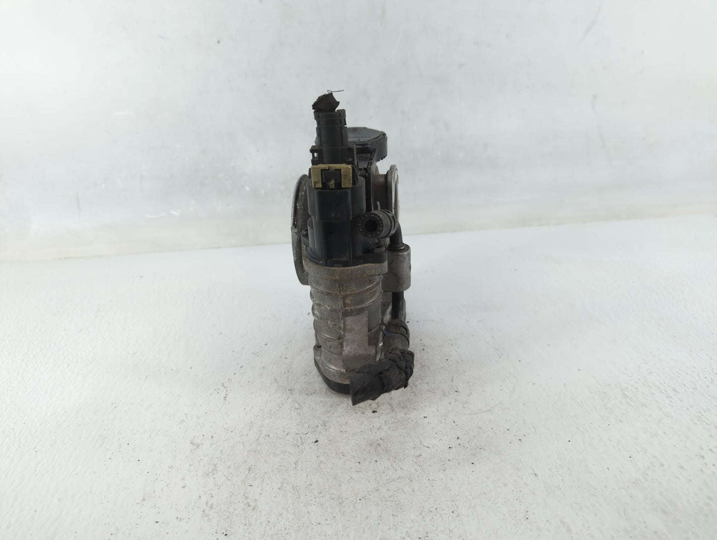 2006-2010 Hyundai Sonata Throttle Body P/N:17203021 35100-3C200 Fits Fits 2006 2007 2008 2009 2010 2011 2012 OEM Used Auto P