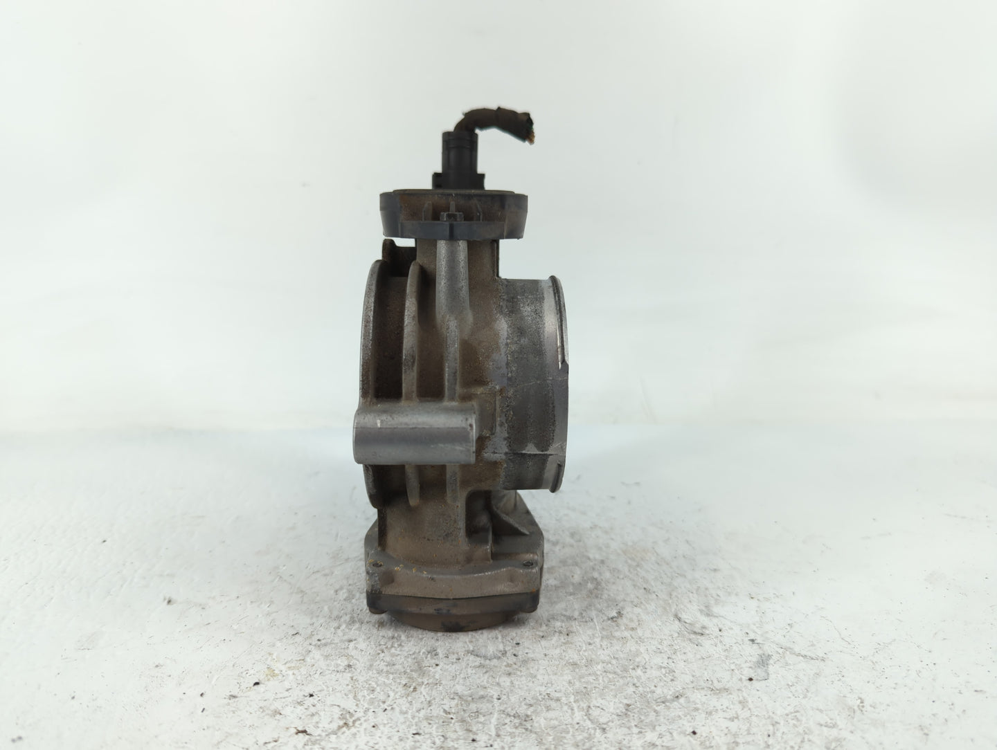 2006-2010 Hyundai Sonata Throttle Body P/N:6C24 207 Fits Fits 2006 2007 2008 2009 2010 2011 2012 OEM Used Auto Parts - Oemus