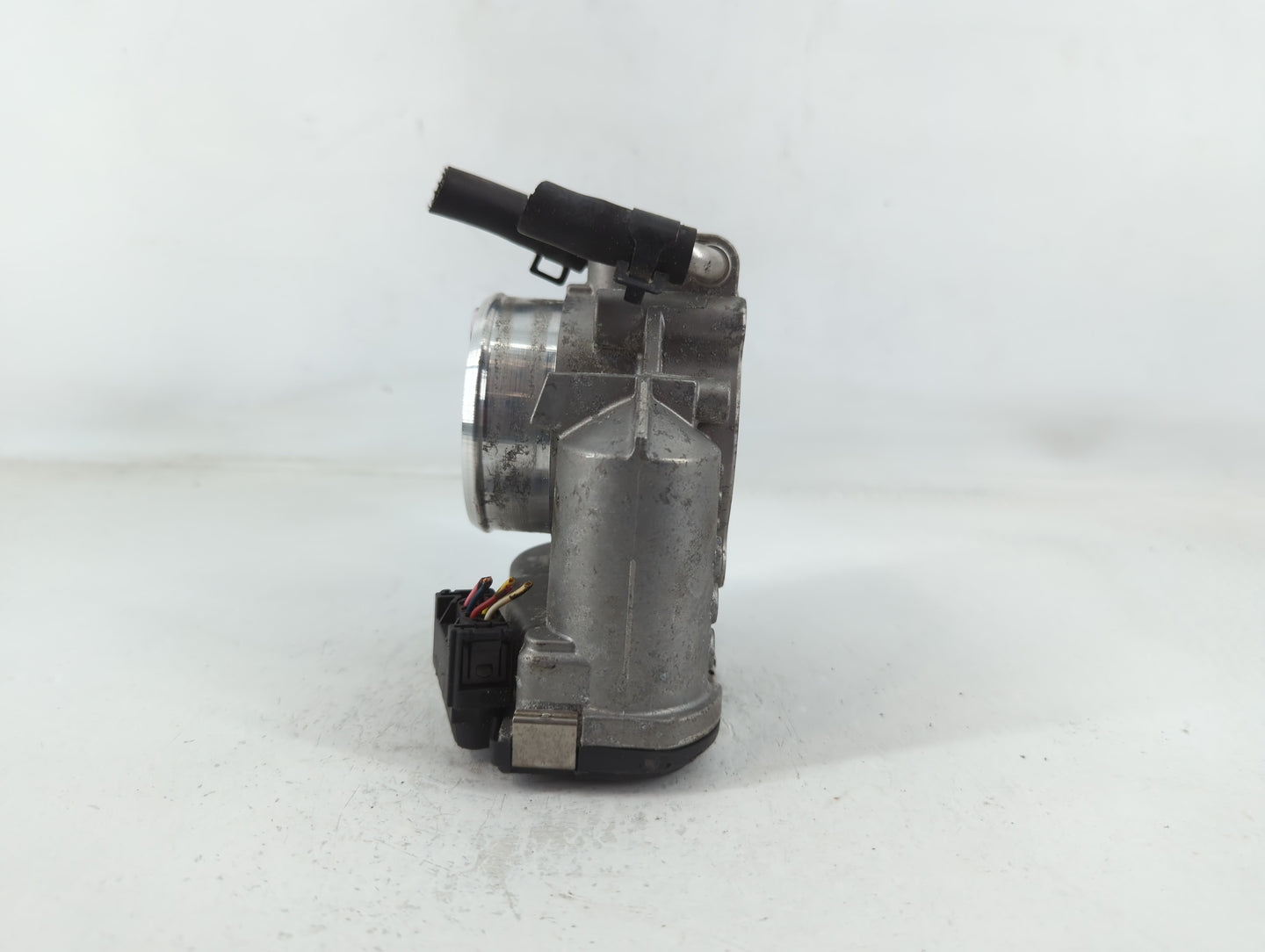 2006-2010 Hyundai Sonata Throttle Body P/N:35100-25200 Fits Fits 2006 2007 2008 2009 2010 2011 2012 2013 OEM Used Auto Parts