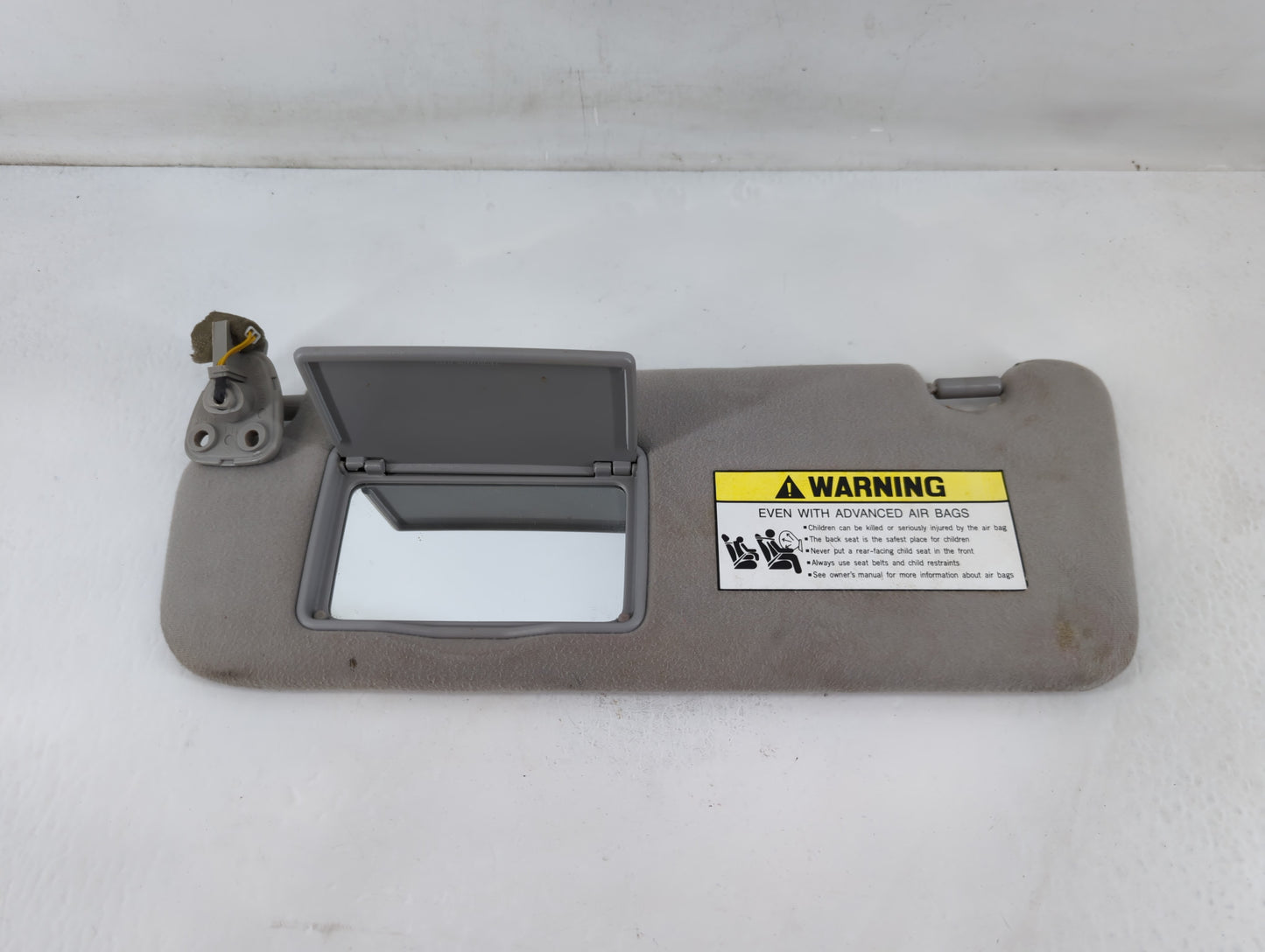 2006-2007 Hyundai Sonata Sun Visor Shade Replacement Driver Left Mirror Fits Fits 2006 2007 OEM Used Auto Parts - Oemusedaut