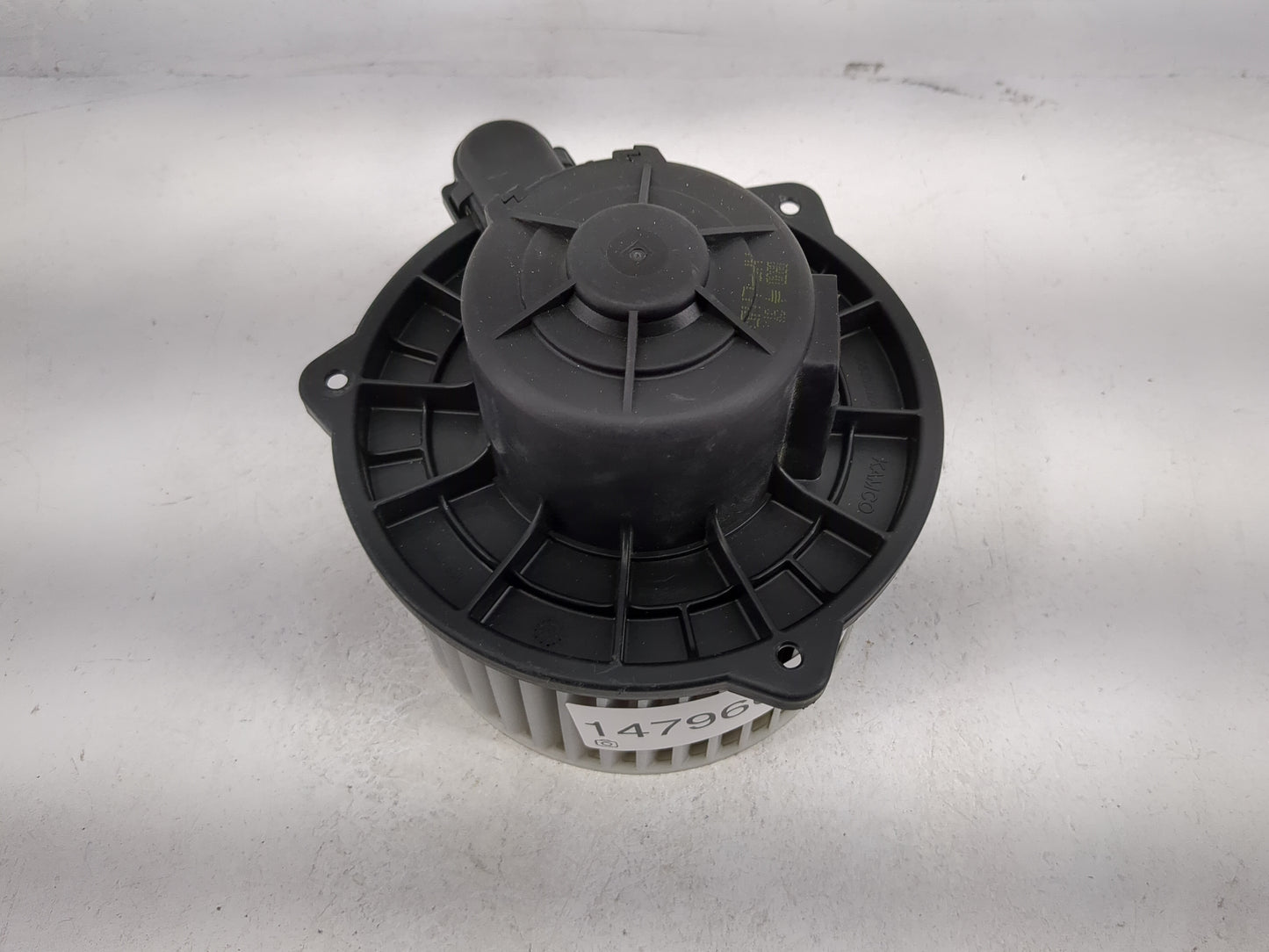 2003-2008 Hyundai Tiburon Heater AC Blower Motor P/N:F00S330024 Fits Fits 2003 2004 2005 2006 2007 2008 OEM Used Auto Parts 