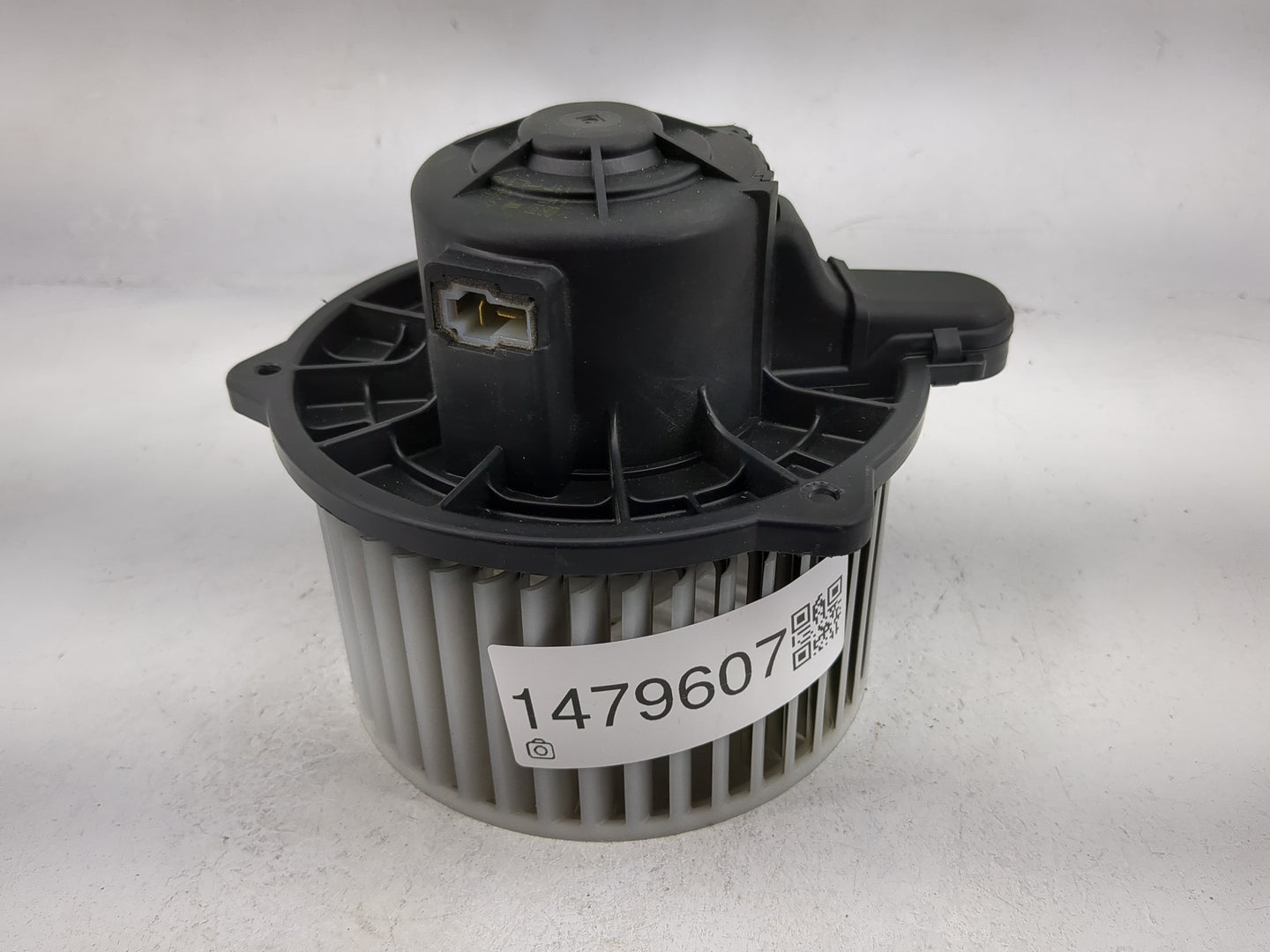 2003-2008 Hyundai Tiburon Heater AC Blower Motor P/N:F00S330024 Fits Fits 2003 2004 2005 2006 2007 2008 OEM Used Auto Parts 
