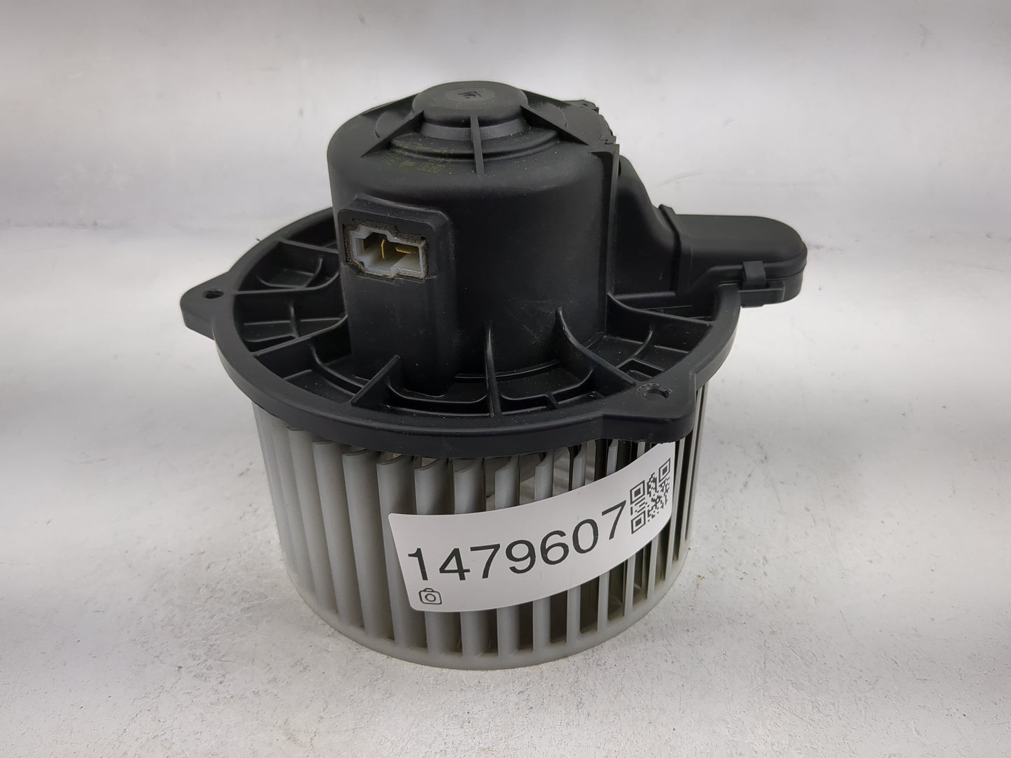 2003-2008 Hyundai Tiburon Heater AC Blower Motor P/N:F00S330024 Fits Fits 2003 2004 2005 2006 2007 2008 OEM Used Auto Parts 