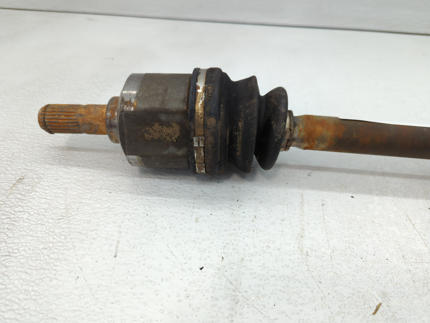 2005-2008 Hyundai Tiburon Axle Shaft Front Passenger Cv C/v - Oemusedautoparts1.com