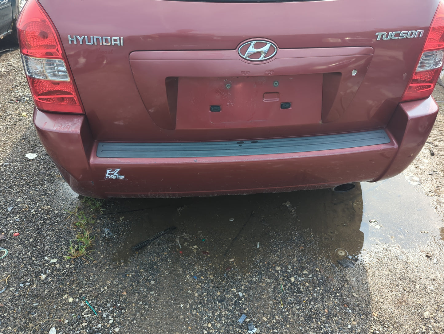 2005-2007 Hyundai Tucson Rear Bumper Assembly Oem - Oemusedautoparts1.com