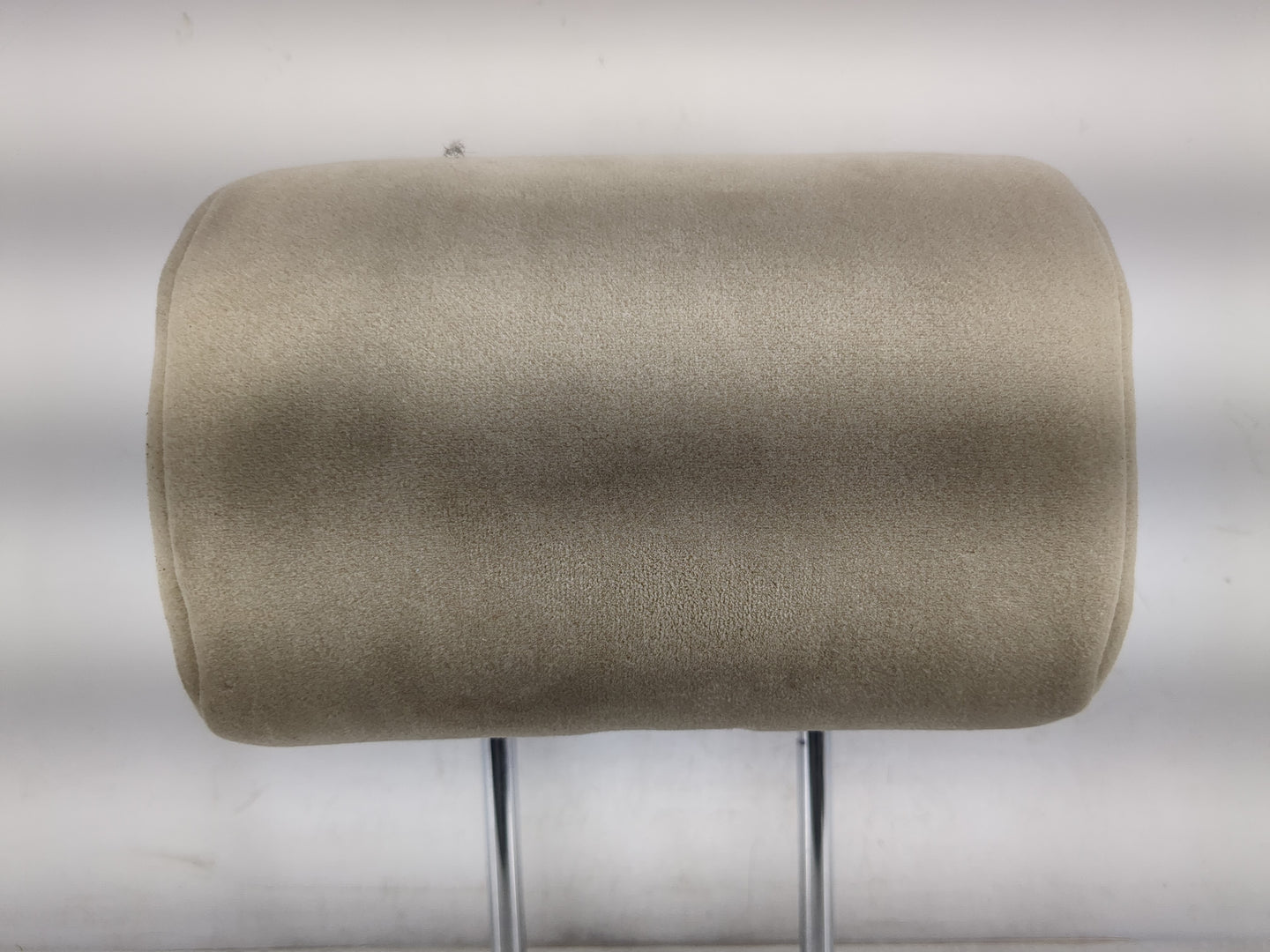 2005-2008 Hyundai Tucson Headrest Head Rest Front Driver Passenger Seat Fits Fits 2005 2006 2007 2008 OEM Used Auto Parts - 