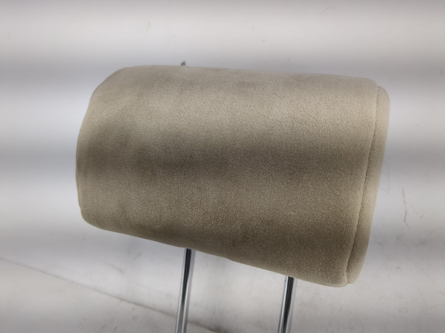 2005-2008 Hyundai Tucson Headrest Head Rest Front Driver Passenger Seat Fits Fits 2005 2006 2007 2008 OEM Used Auto Parts - 