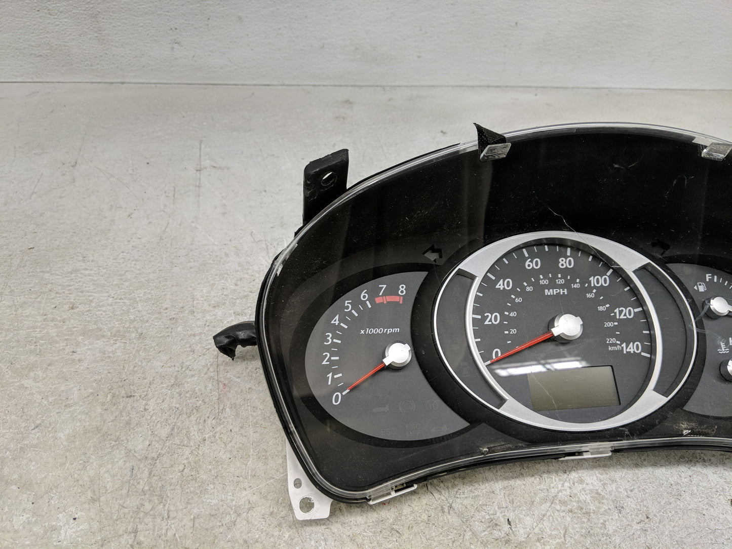2007-2009 Hyundai Tucson Instrument Cluster Speedometer Gauges Fits Fits 2007 2008 2009 OEM Used Auto Parts - Oemusedautopar