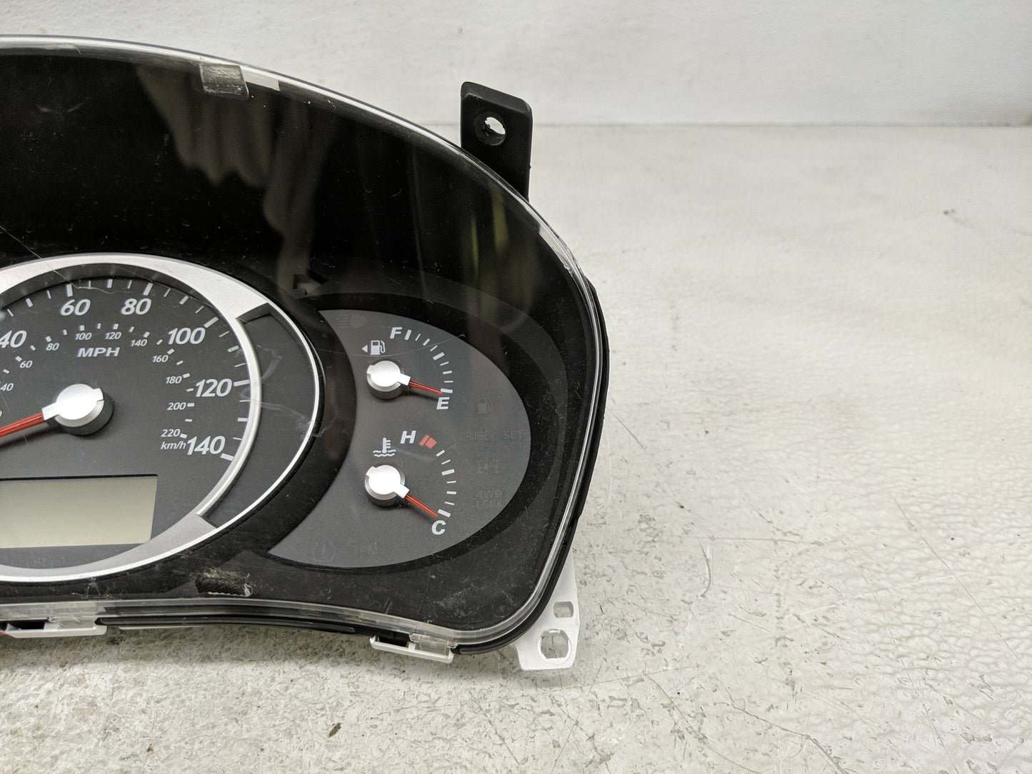 2007-2009 Hyundai Tucson Instrument Cluster Speedometer Gauges Fits Fits 2007 2008 2009 OEM Used Auto Parts - Oemusedautopar