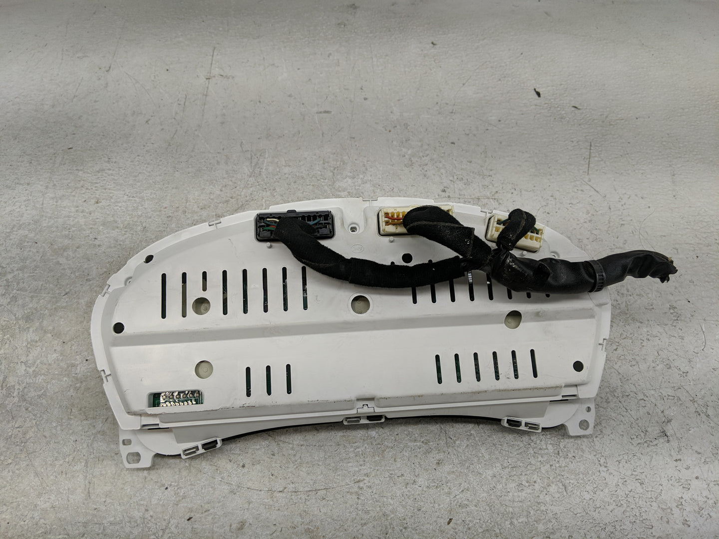 2007-2009 Hyundai Tucson Instrument Cluster Speedometer Gauges Fits Fits 2007 2008 2009 OEM Used Auto Parts - Oemusedautopar