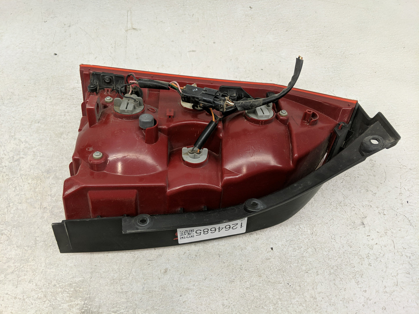 2005-2009 Hyundai Tucson Tail Light Assembly Driver Left OEM P/N:92402-2E0 Fits Fits 2005 2006 2007 2008 2009 OEM Used Auto 