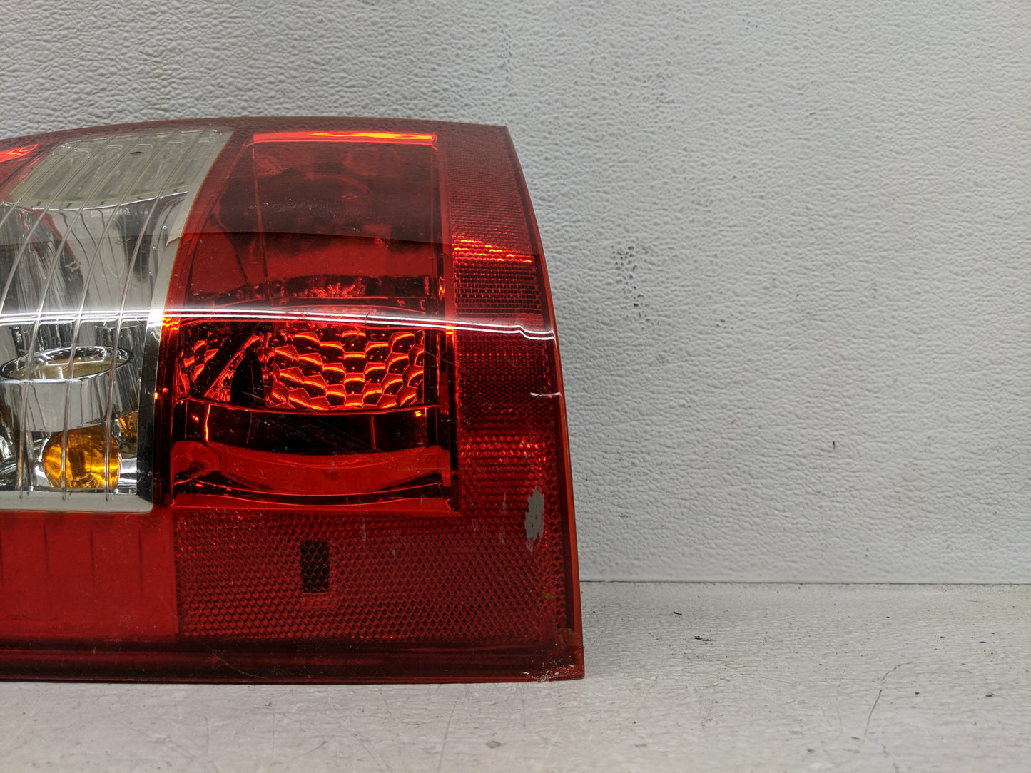 2005-2009 Hyundai Tucson Tail Light Assembly Driver Left OEM P/N:92401-2E0 Fits Fits 2005 2006 2007 2008 2009 OEM Used Auto 