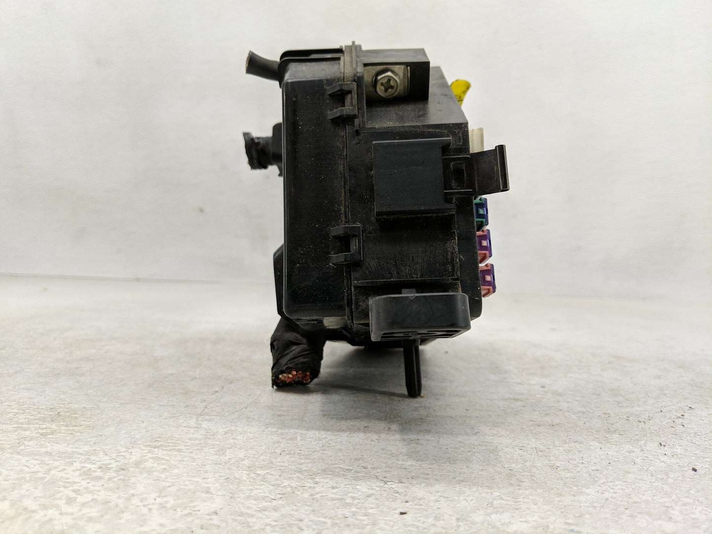 Hyundai Tucson Fusebox Fuse Box Relay Module Tipm 91210-2e101 - Oemusedautoparts1.com