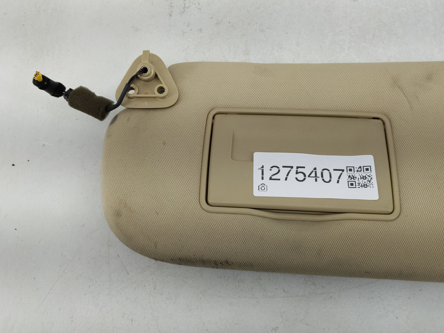 2005-2009 Hyundai Tucson Sun Visor Shade Replacement Driver Left Mirror Fits Fits 2005 2006 2007 2008 2009 OEM Used Auto Par