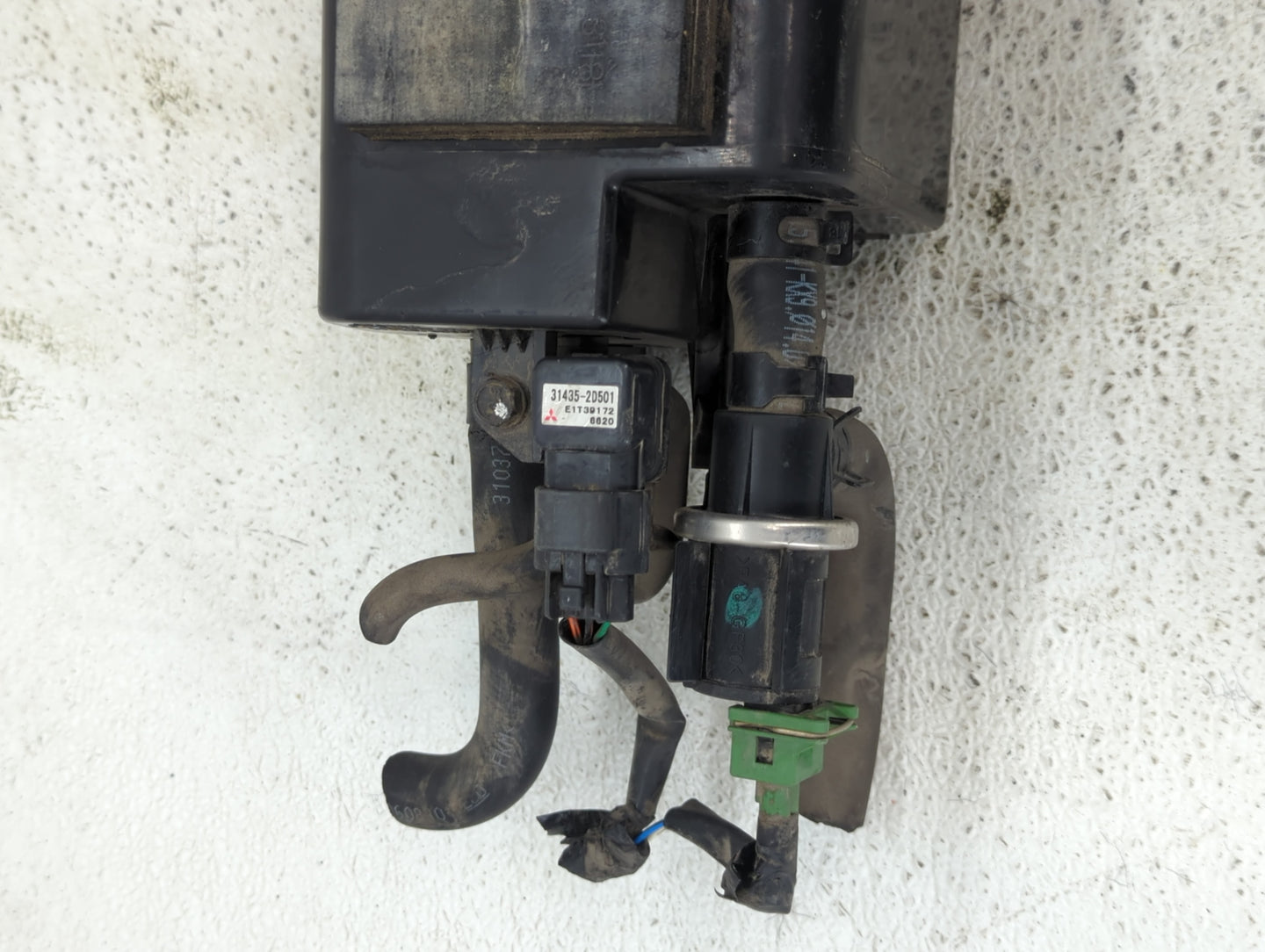 2007 Hyundai Tucson Fuel Vapor Charcoal Canister 1432363 - Oemusedautoparts1.com