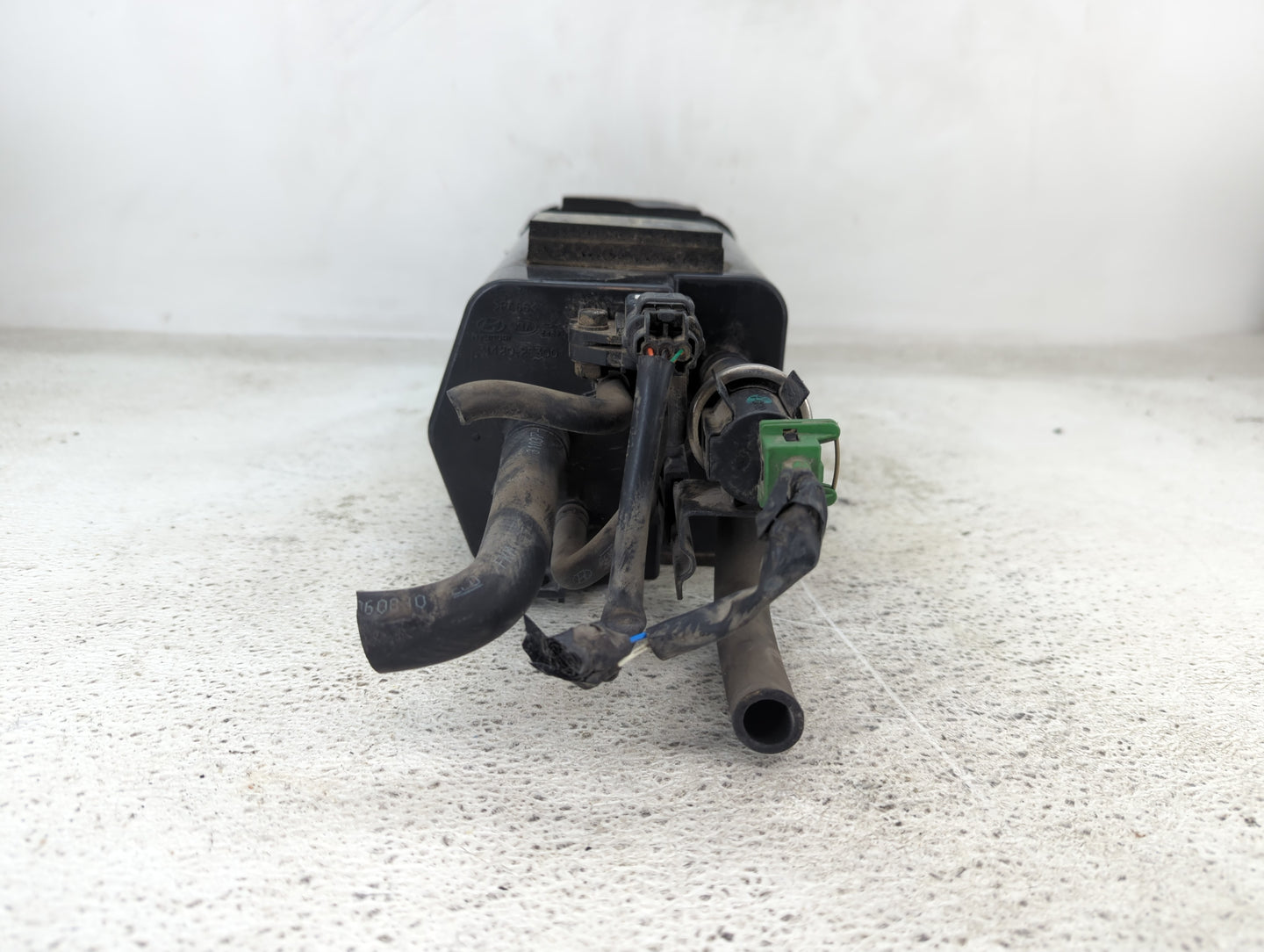 2007 Hyundai Tucson Fuel Vapor Charcoal Canister 1432363 - Oemusedautoparts1.com
