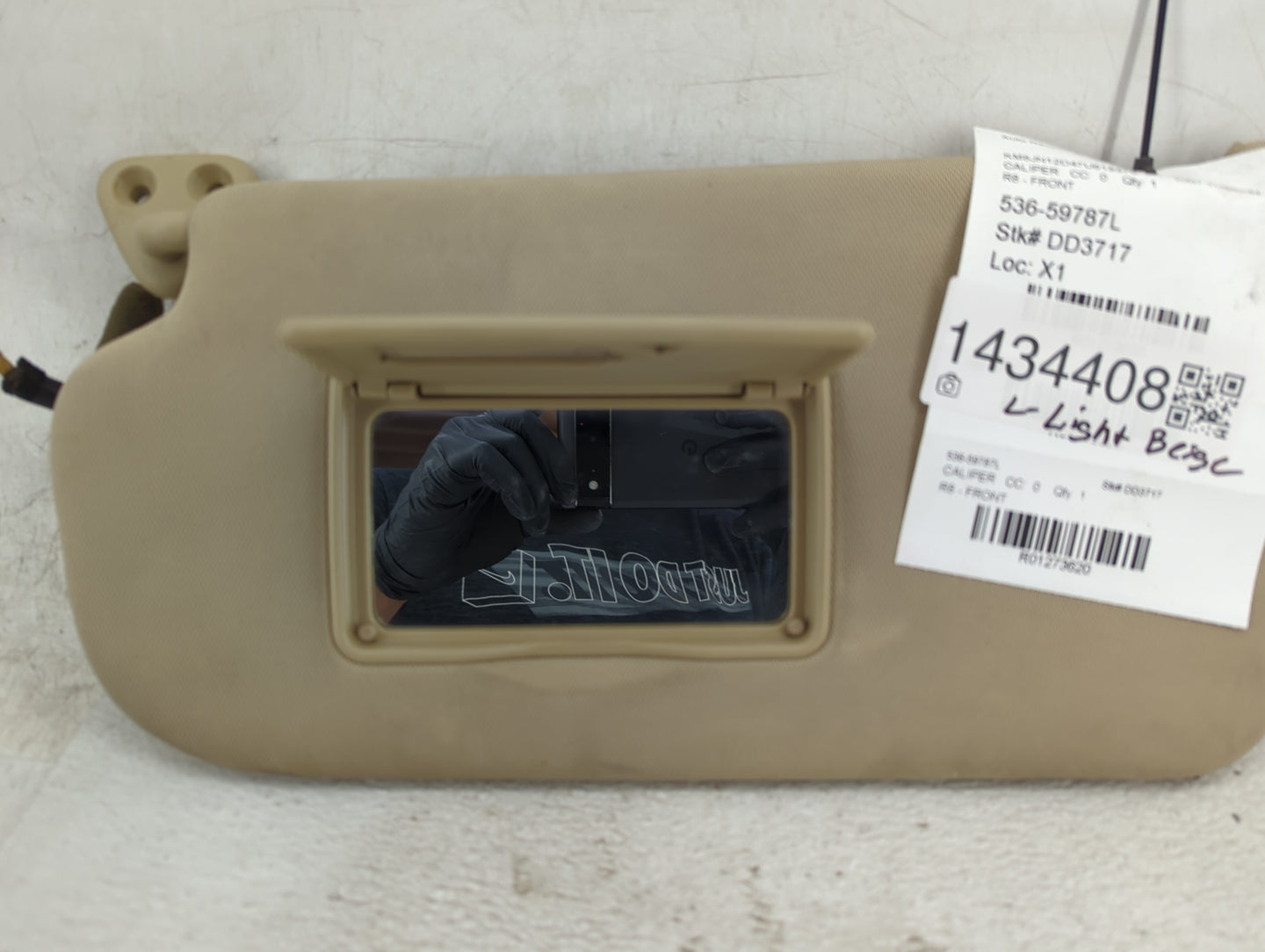 2005-2009 Hyundai Tucson Sun Visor Shade Replacement Driver Left Mirror Fits Fits 2005 2006 2007 2008 2009 OEM Used Auto Par