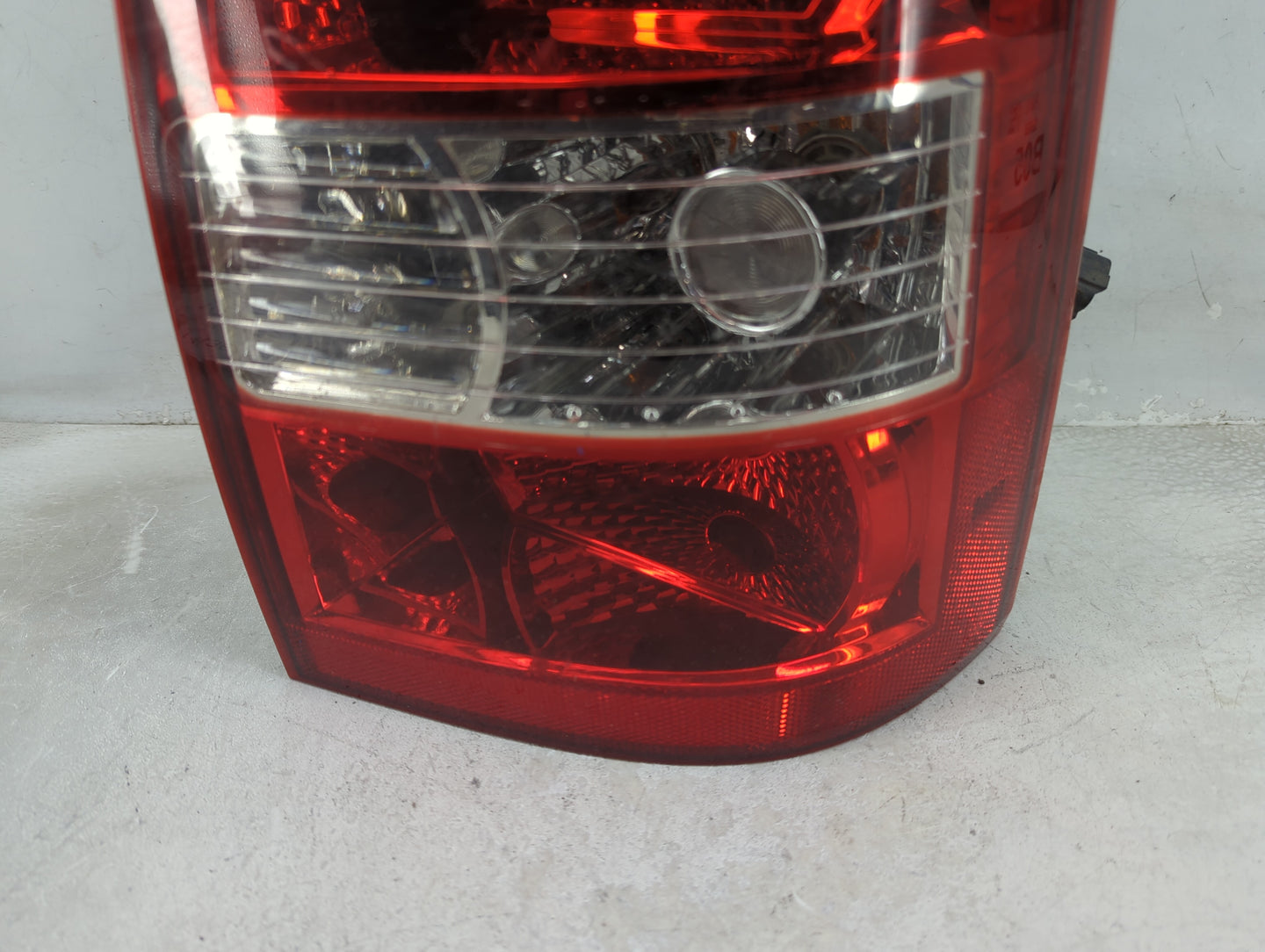2005-2009 Hyundai Tucson Tail Light Assembly Passenger Right OEM P/N:92402-2e050 Fits Fits 2005 2006 2007 2008 2009 OEM Used