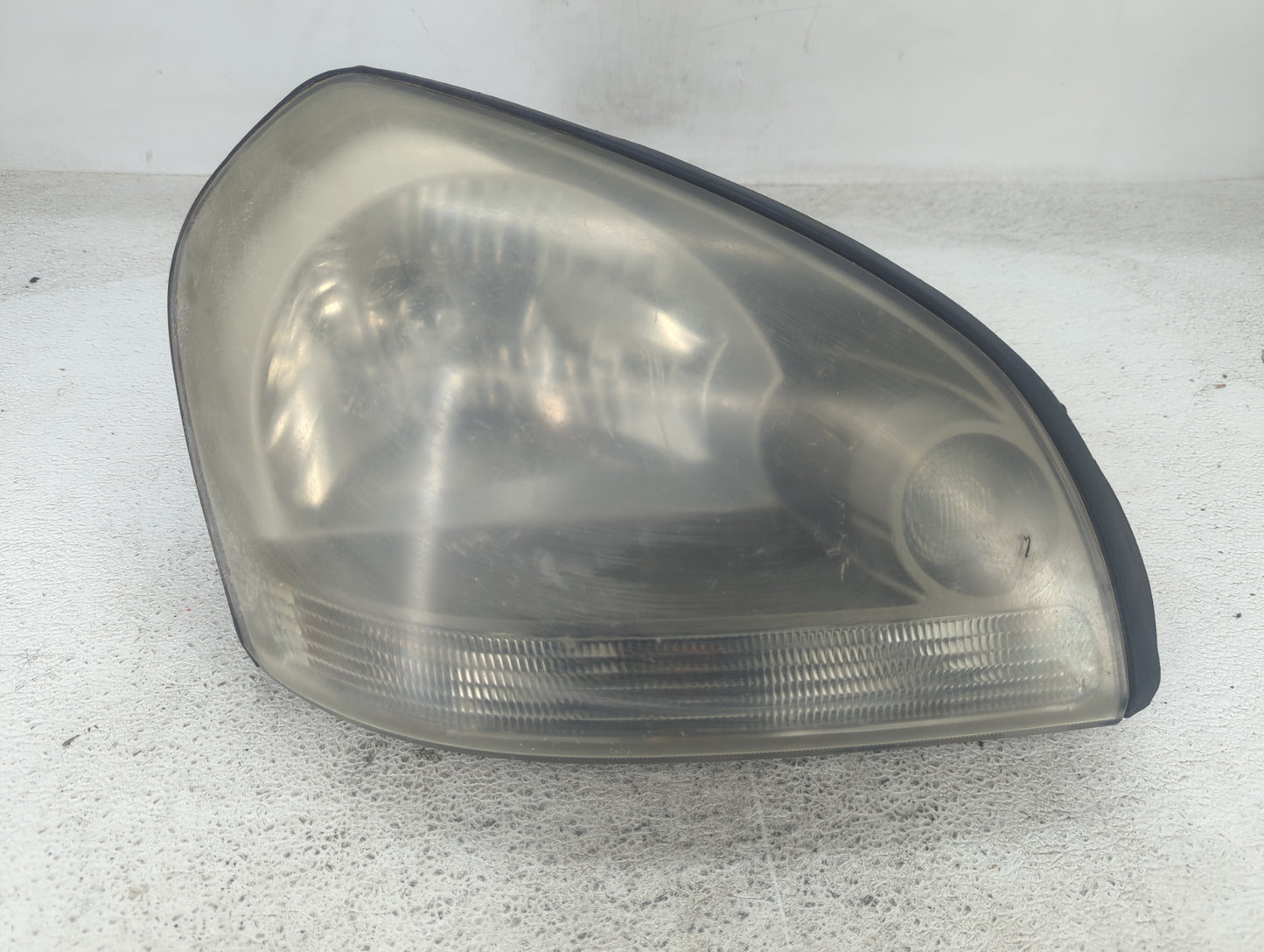 2005-2008 Hyundai Tucson Passenger Right Oem Head Light Headlight Lamp - Oemusedautoparts1.com