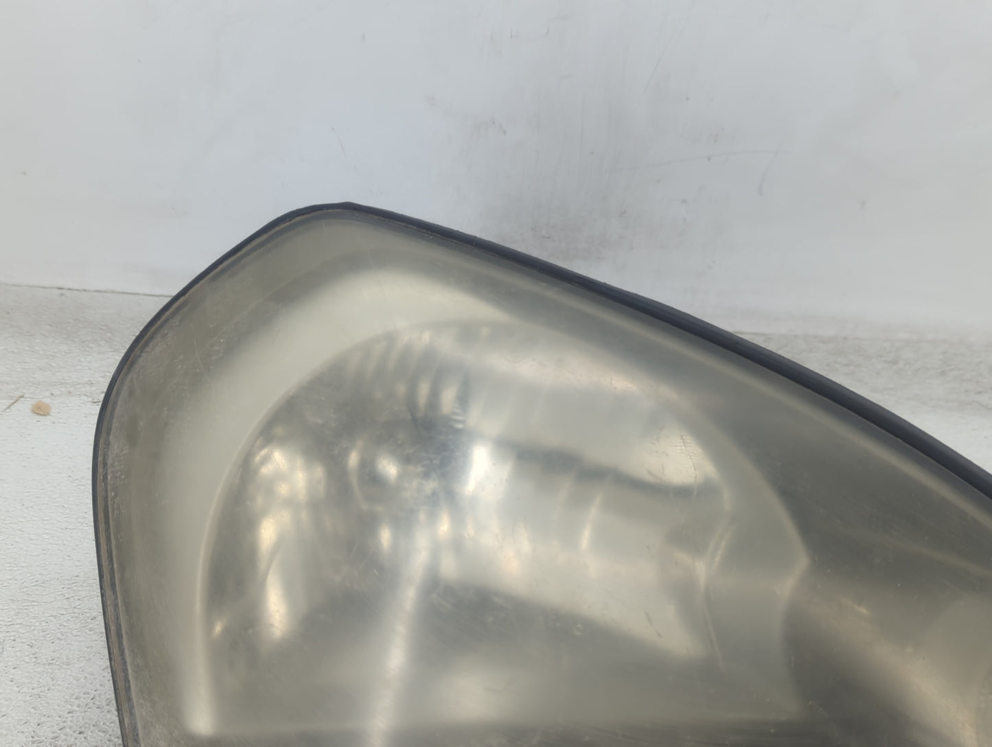 2005-2008 Hyundai Tucson Passenger Right Oem Head Light Headlight Lamp - Oemusedautoparts1.com