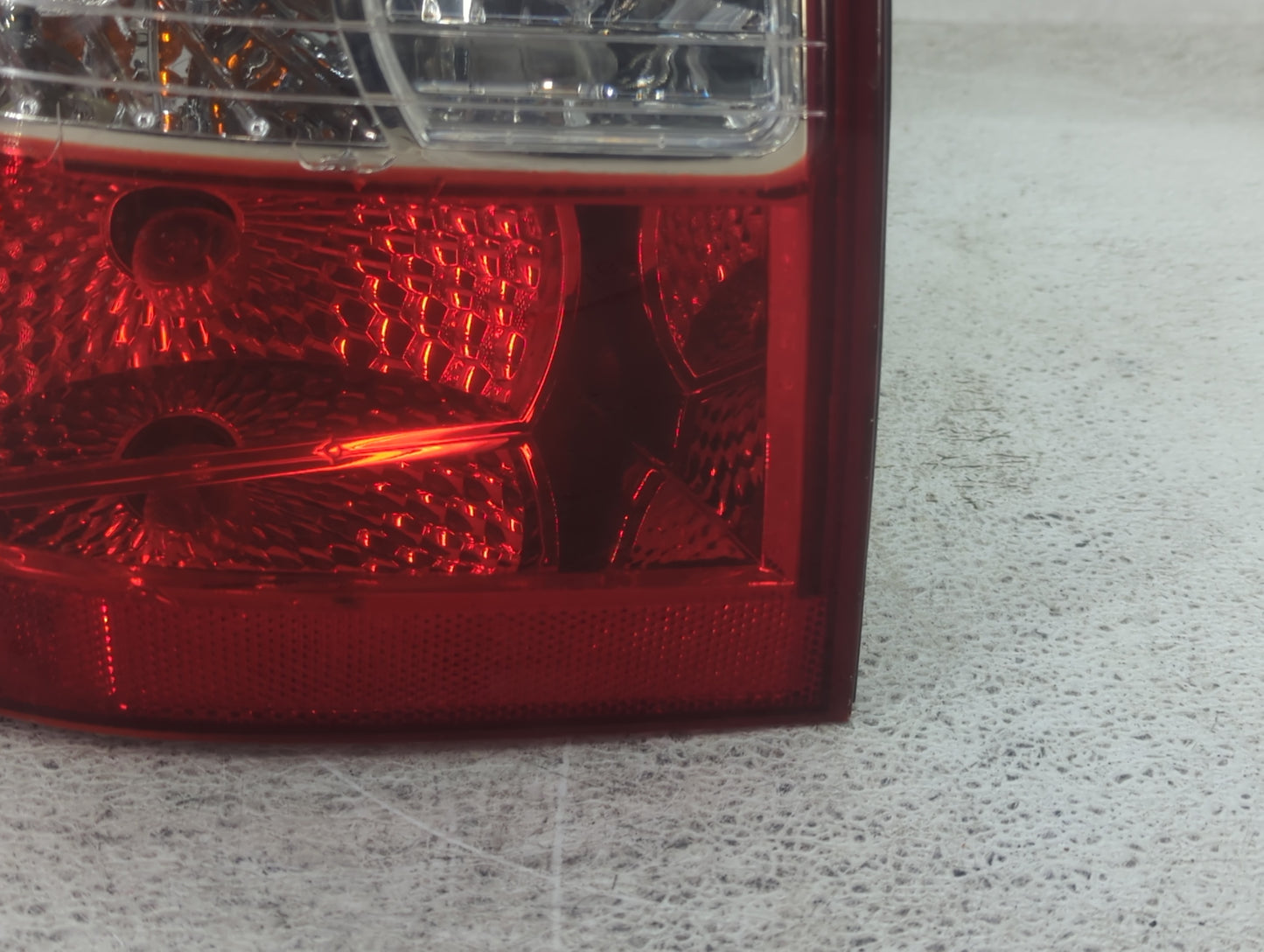 2005-2009 Hyundai Tucson Tail Light Assembly Driver Left OEM P/N:92401-2E0 Fits Fits 2005 2006 2007 2008 2009 OEM Used Auto 