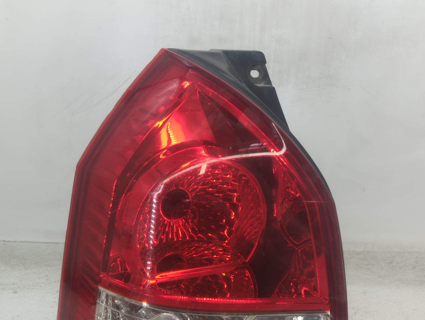 2005-2009 Hyundai Tucson Tail Light Assembly Driver Left OEM P/N:92401-2E0 Fits Fits 2005 2006 2007 2008 2009 OEM Used Auto 