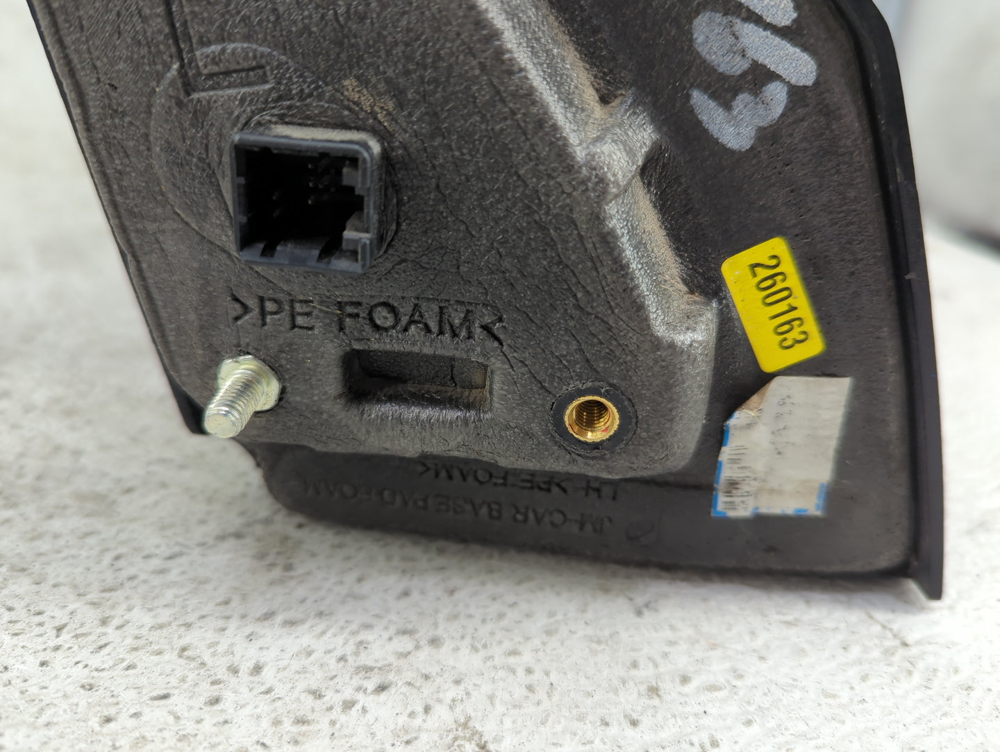 2005-2009 Hyundai Tucson Driver Side View Mirror - Left Door Mirror OEM Used - Oemusedautoparts1.com