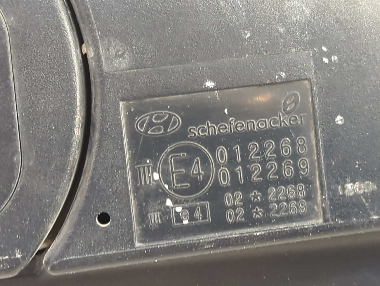 2005-2009 Hyundai Tucson Driver Side View Mirror - Left Door Mirror OEM Used - Oemusedautoparts1.com