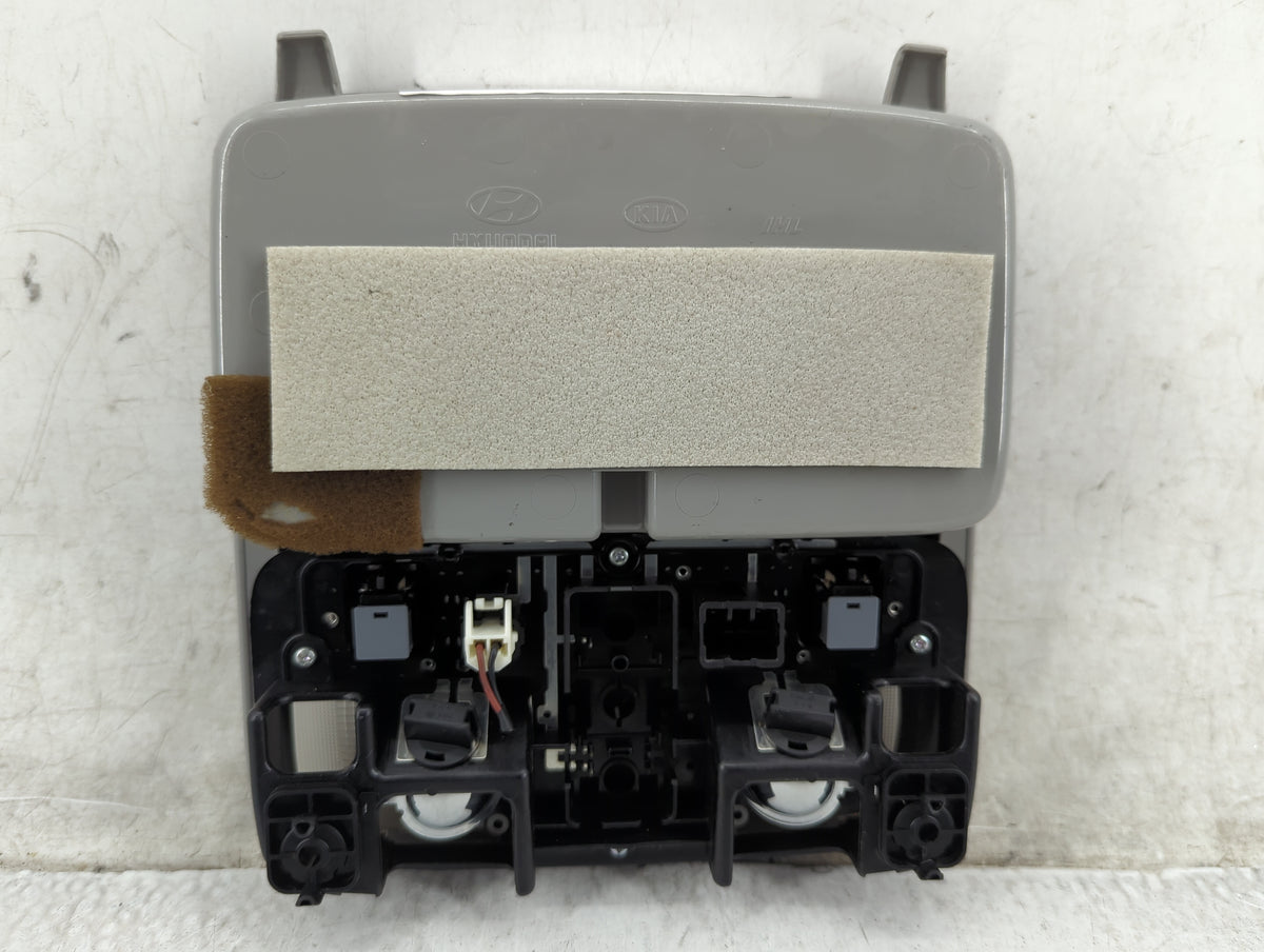 2006-2009 Hyundai Tucson Overhead Roof Console - Oemusedautoparts1.com