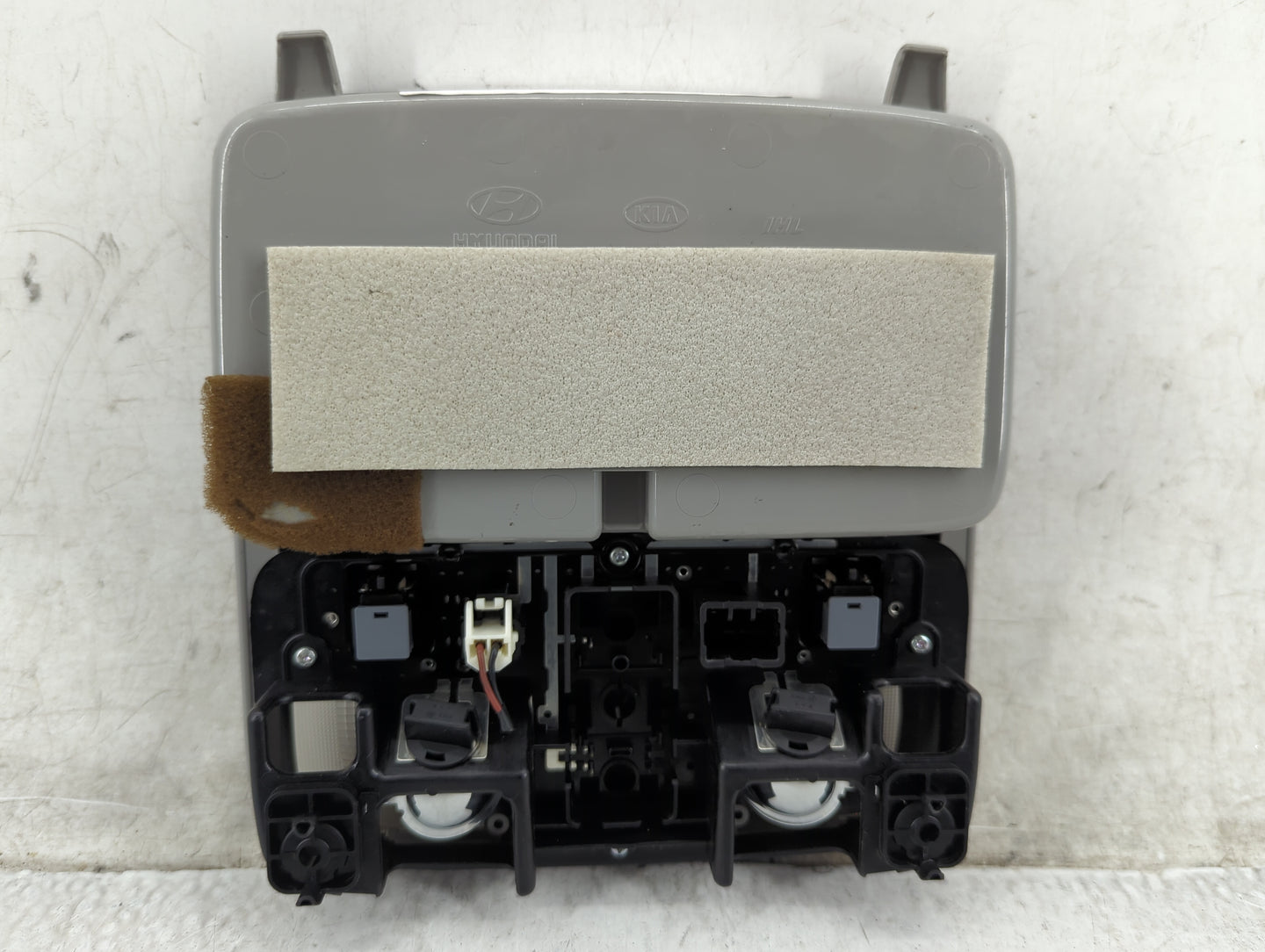 2007 Hyundai Tucson Overhead Roof Console - Oemusedautoparts1.com