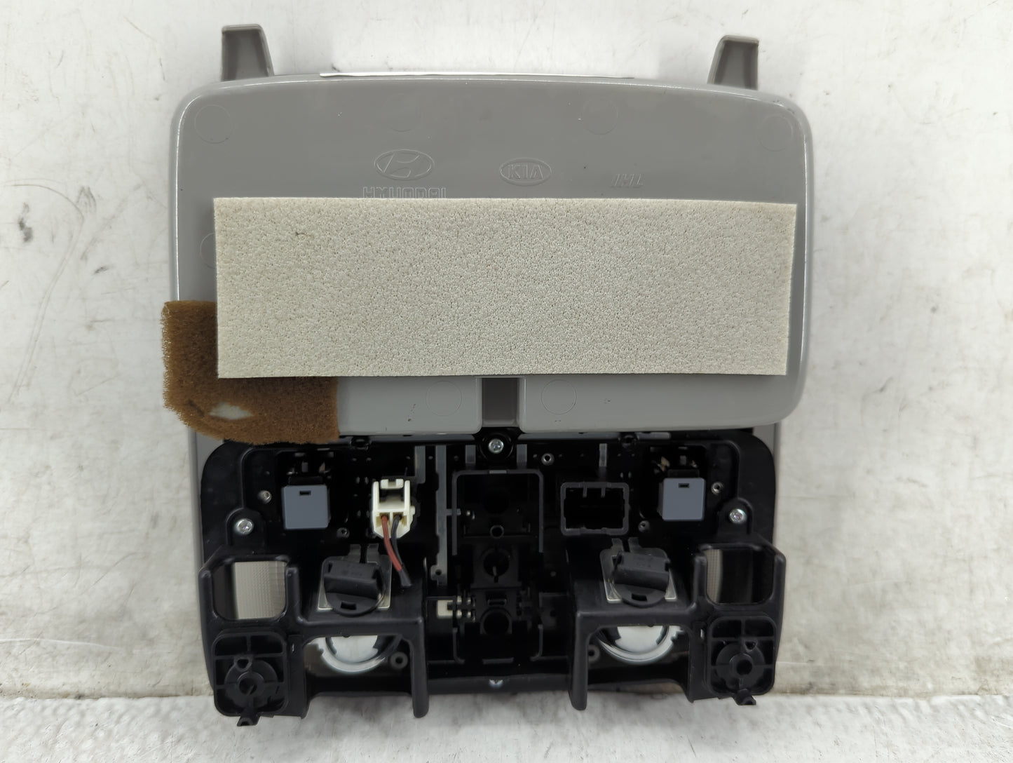 2007 Hyundai Tucson Overhead Roof Console - Oemusedautoparts1.com