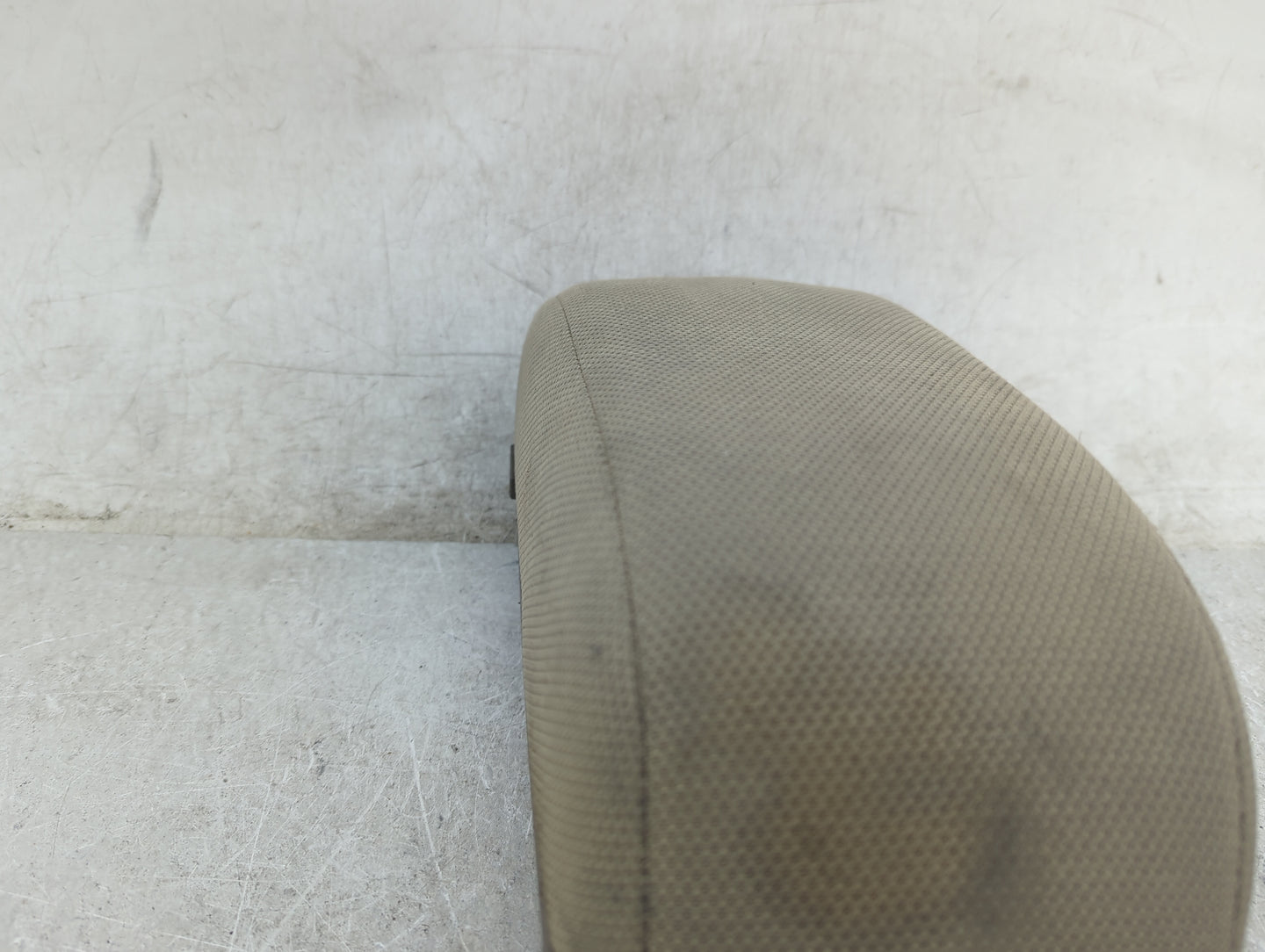2007 Hyundai Tucson Headrest Head Rest Rear Seat Fits OEM Used Auto Parts - Oemusedautoparts1.com